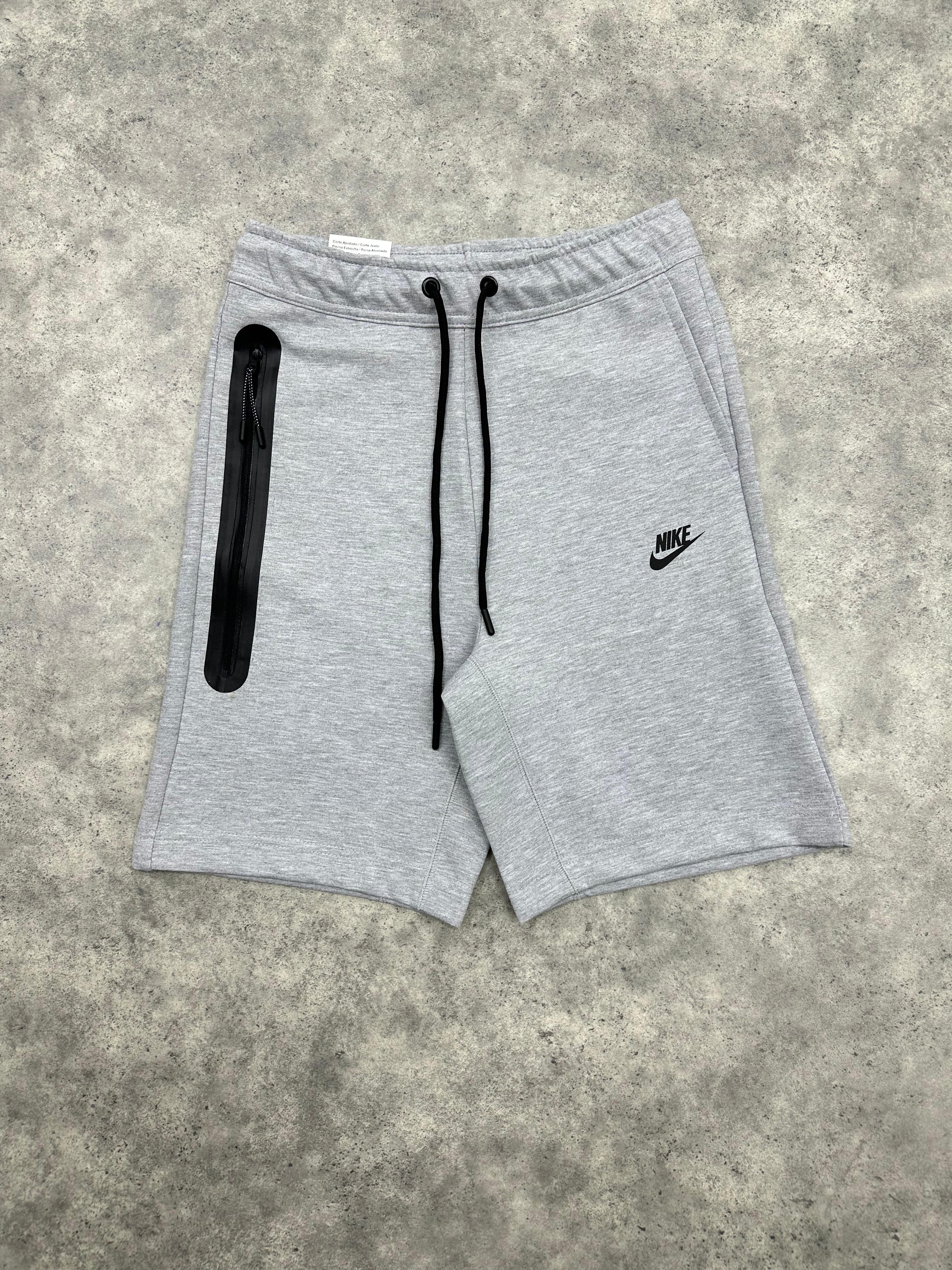 Nike Tech Fleece Short S9 - Gri