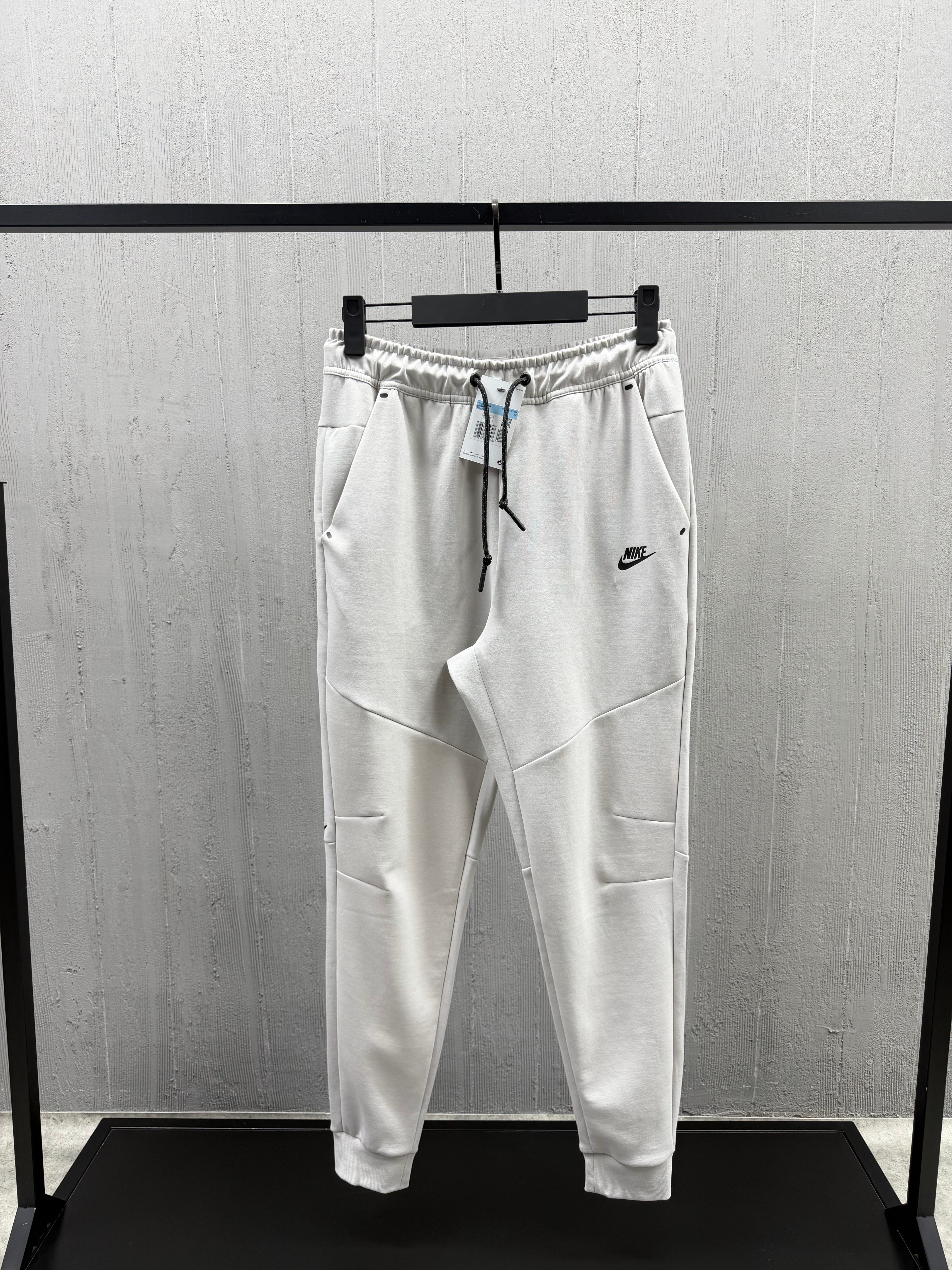 Nike Tech Fleece Premium 5.TH Jogger - Taş