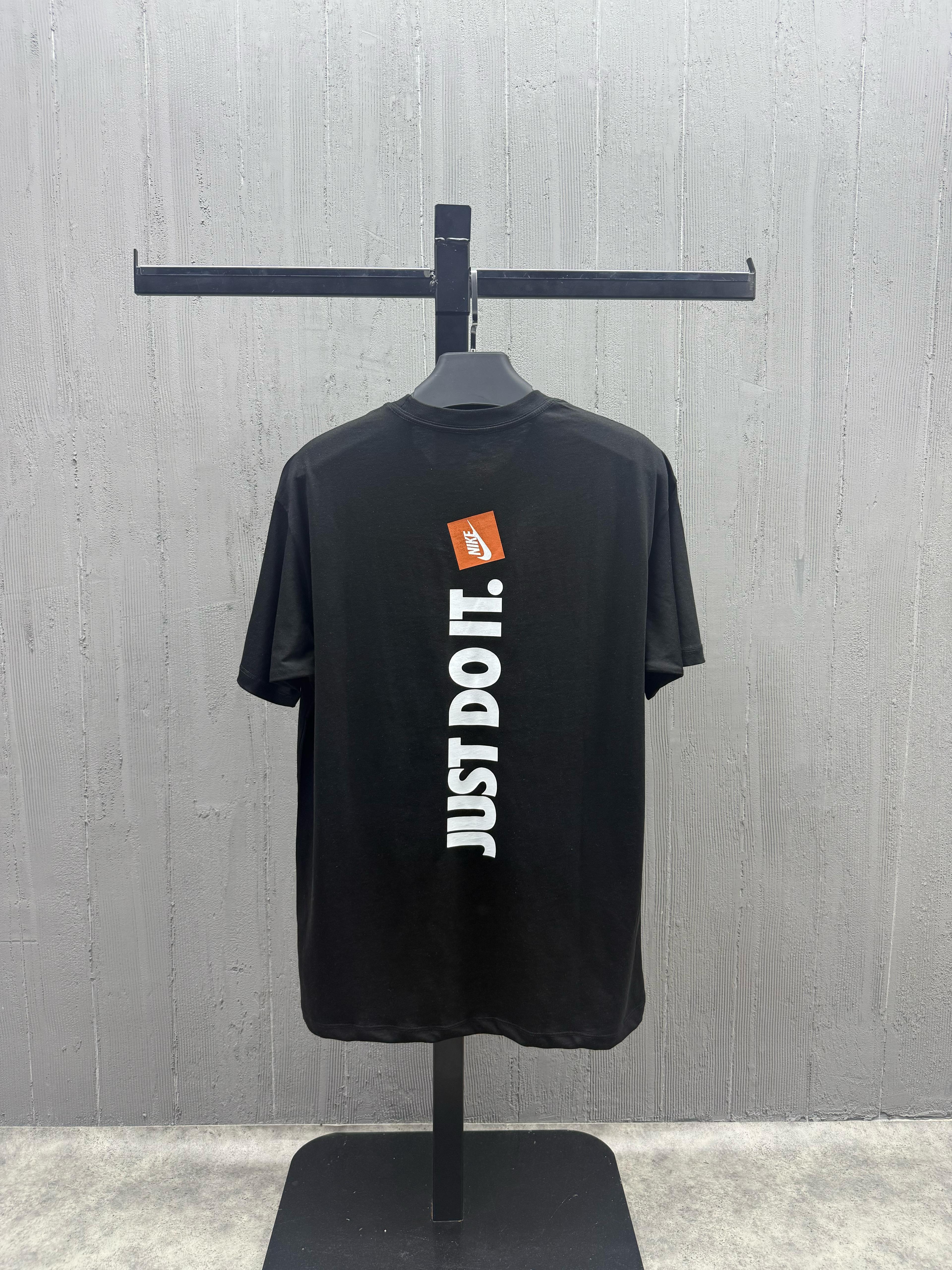 Nike Oversize 'London' T-Shirt [PRET02]