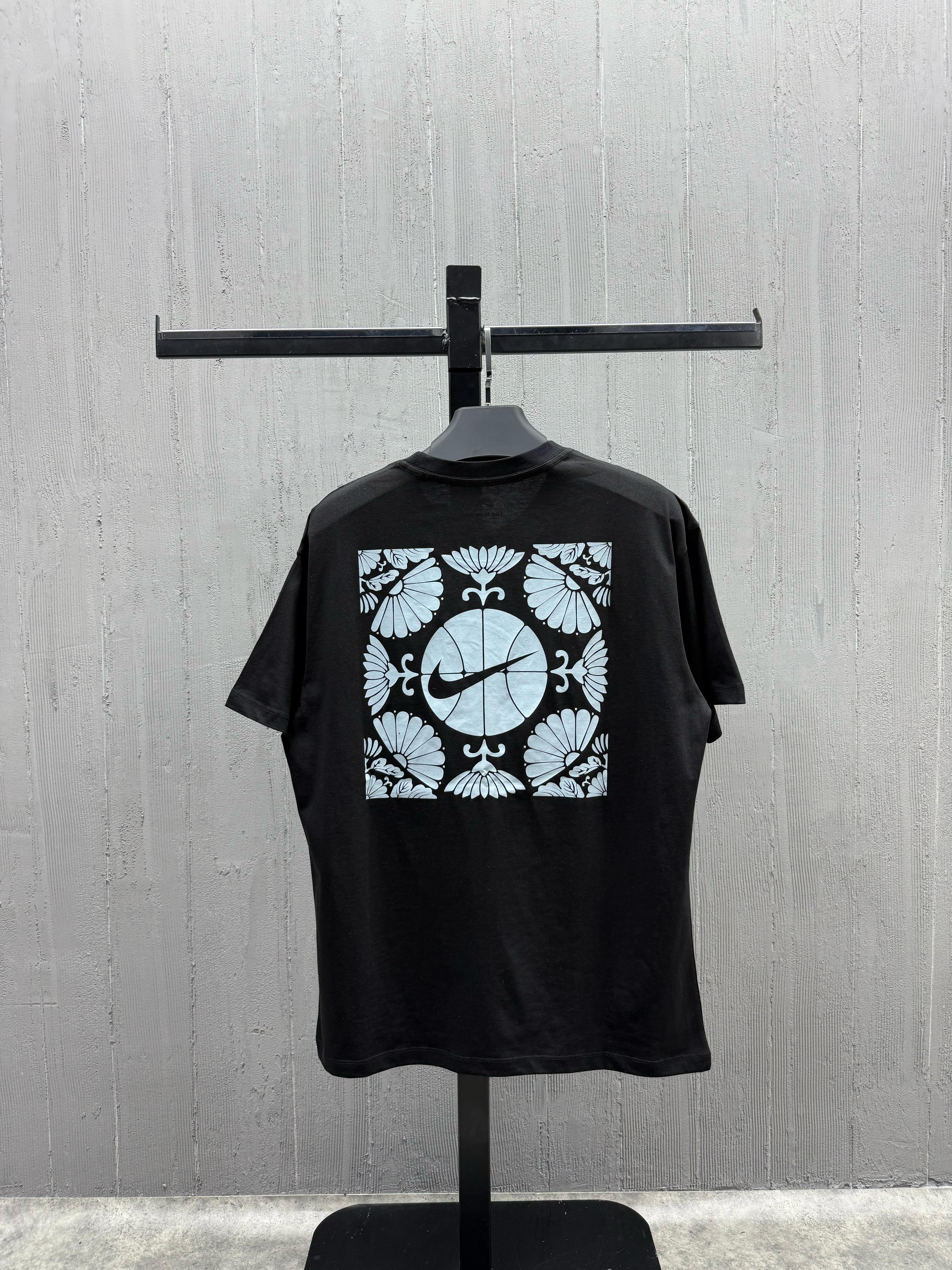 Nike Regular 'Graphic' T-Shirt [PRET05]