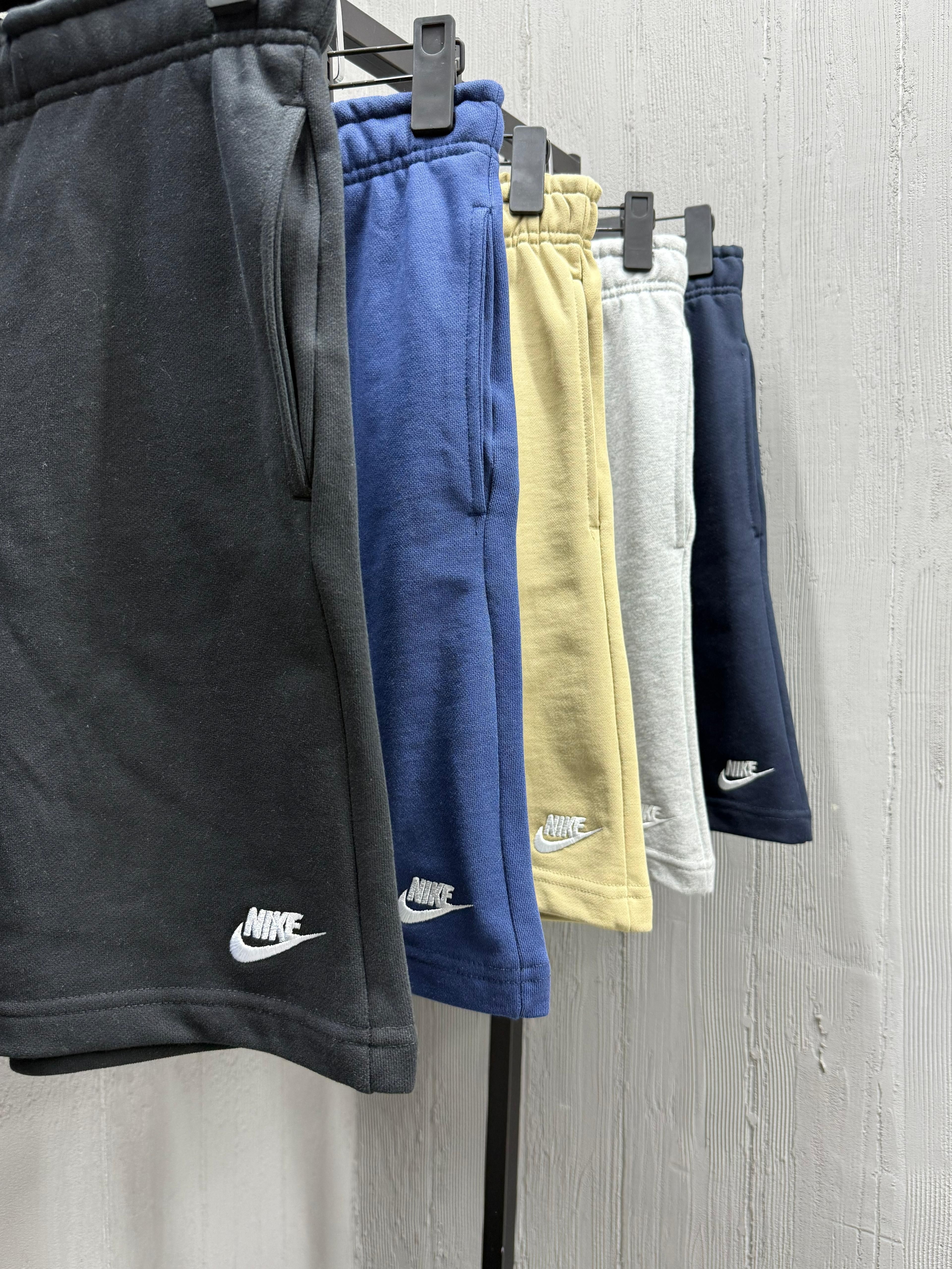 Nike Orijinal Club Fleece V2 Şort