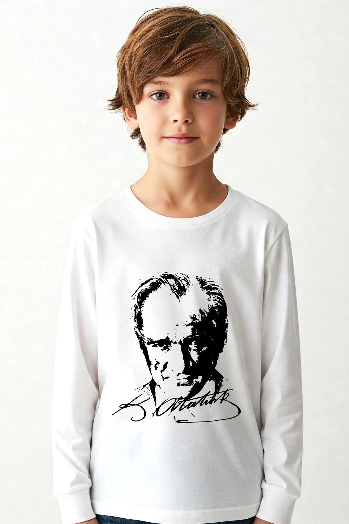 Atatürk Baskılı Beyaz Uzunkol Tişört (23 Nisan  19 Mayıs)