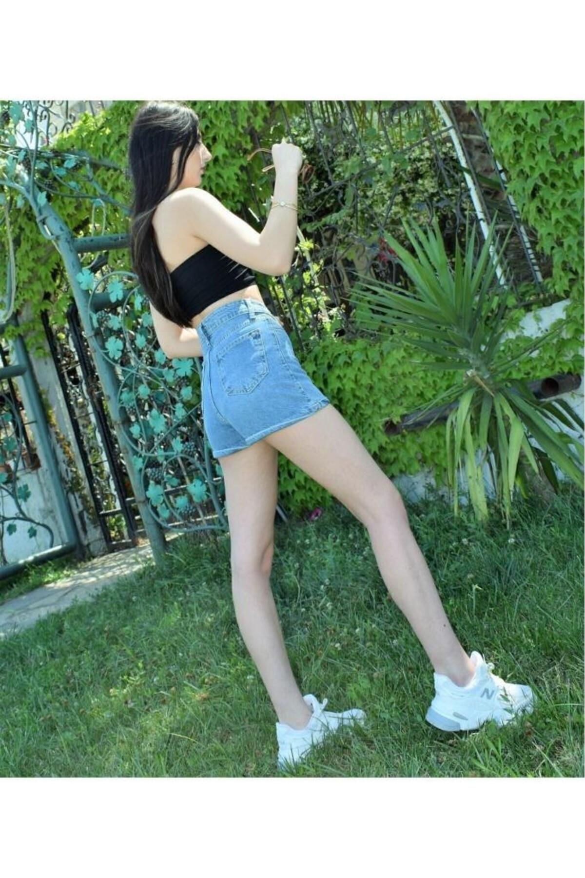 Kadın Denim Kot Kar Yıkama Taşlanmış Buz Mavisi Şort Kt0049-170