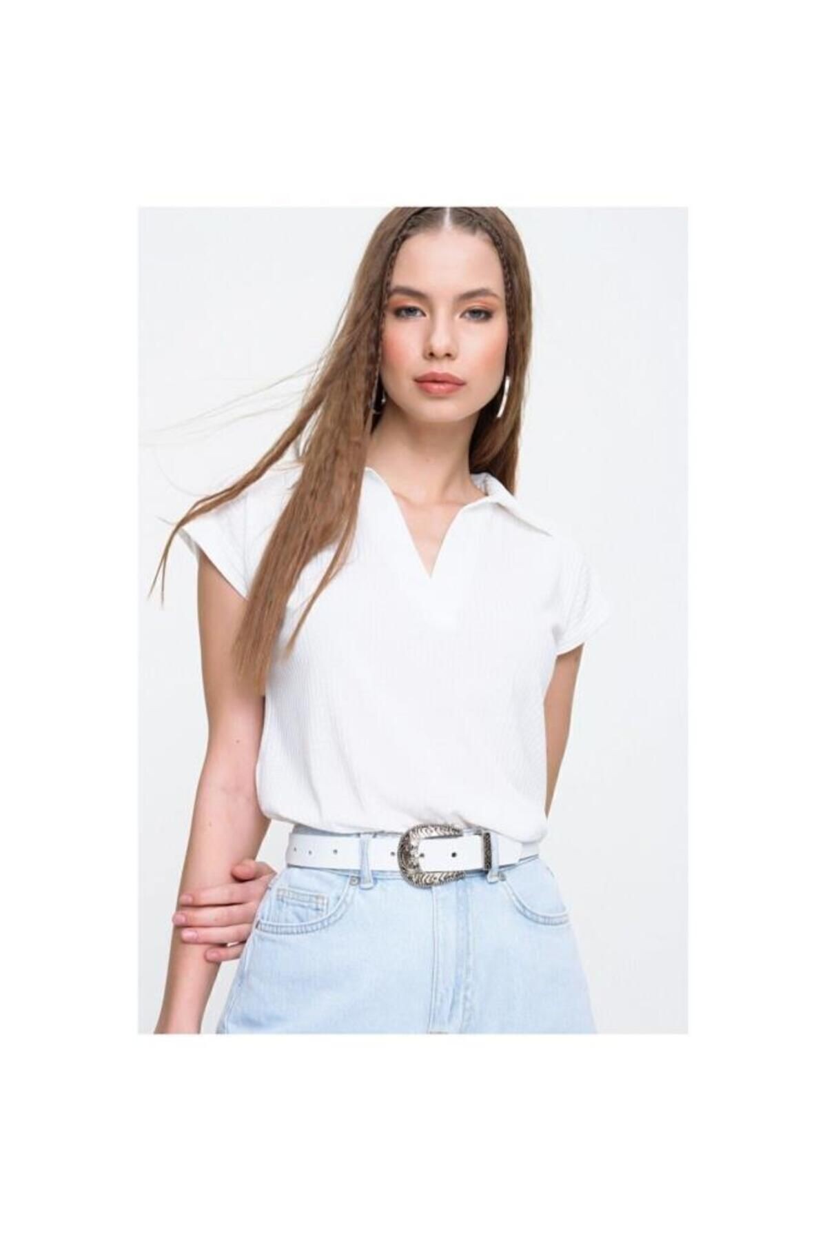 Kadın Beyaz Kısa Kollu Fitilli Kaşkorse Viskon Pamuk Polo Yaka Bluz T-shirt 2879140
