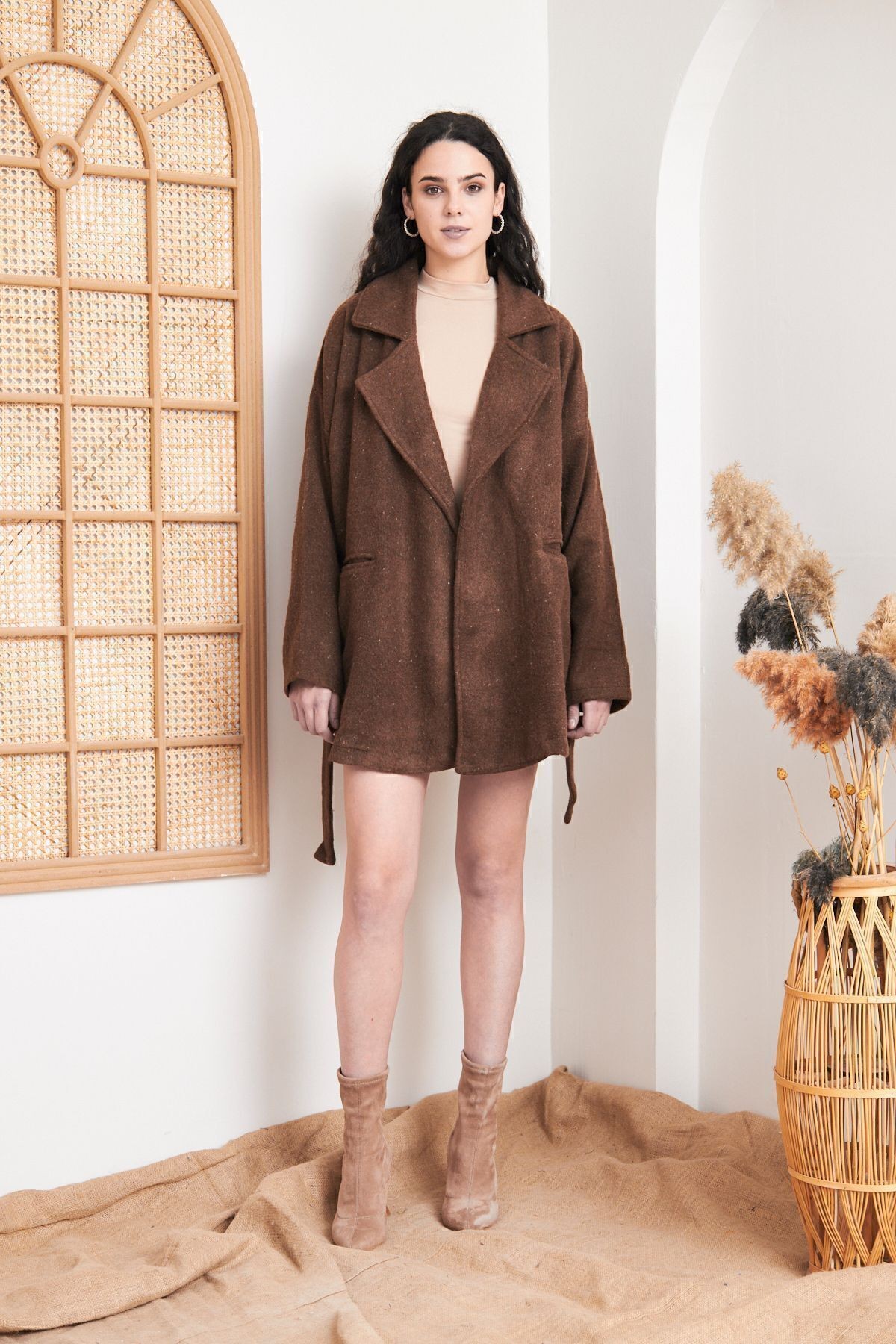 Kadın Kaşe Camel Cepli Kuşaklı Ceket Yaka Astarsız Kısa Oversize Salaş Kışlık Hırka Kaban 3296300 - kahverengi
