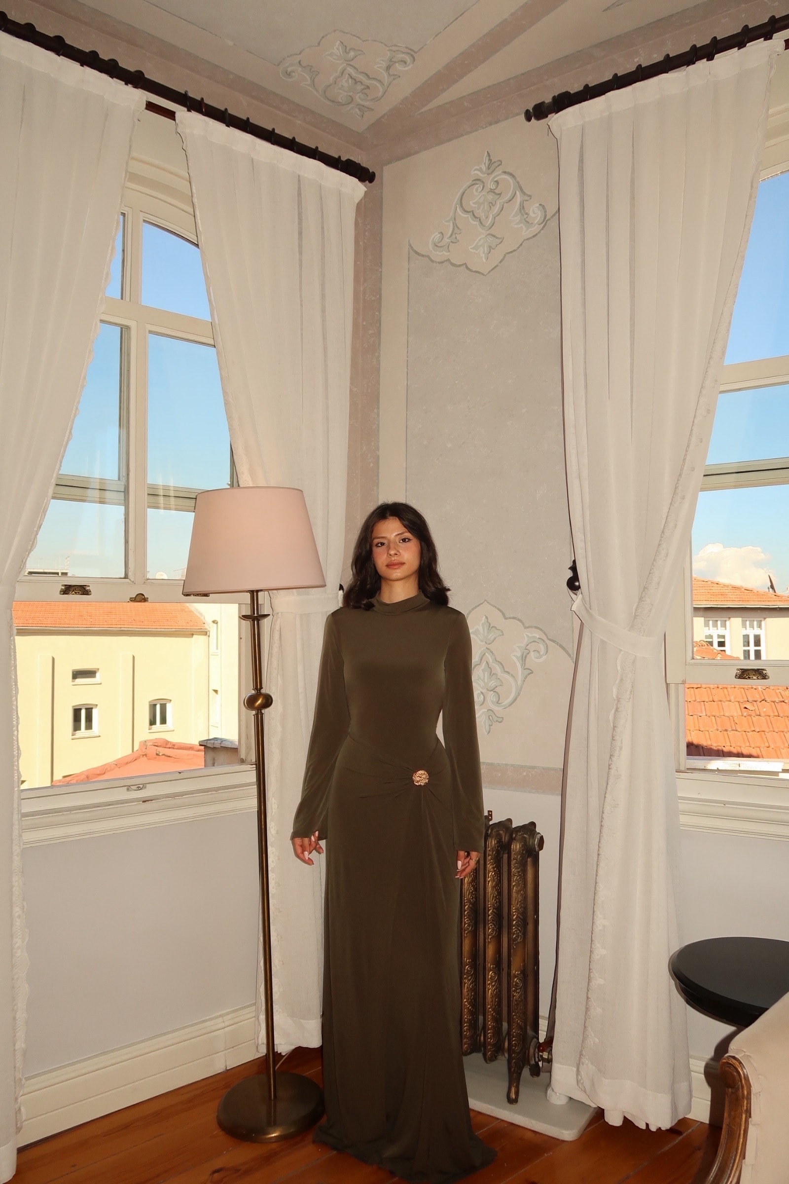 Uzun Drapeli Rahat Kumaş Elbise - yeşil