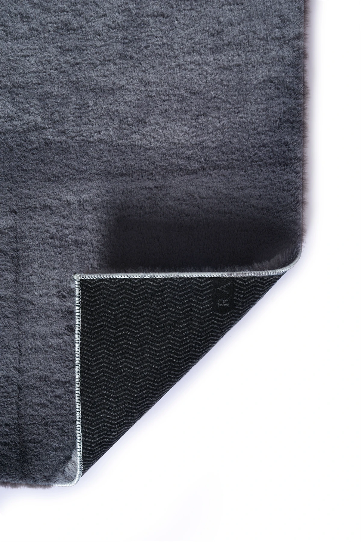 Antrasit Tavşan Tüyü Yumuşak Kaymaz Özel Taban Peluş Halı Yolluk