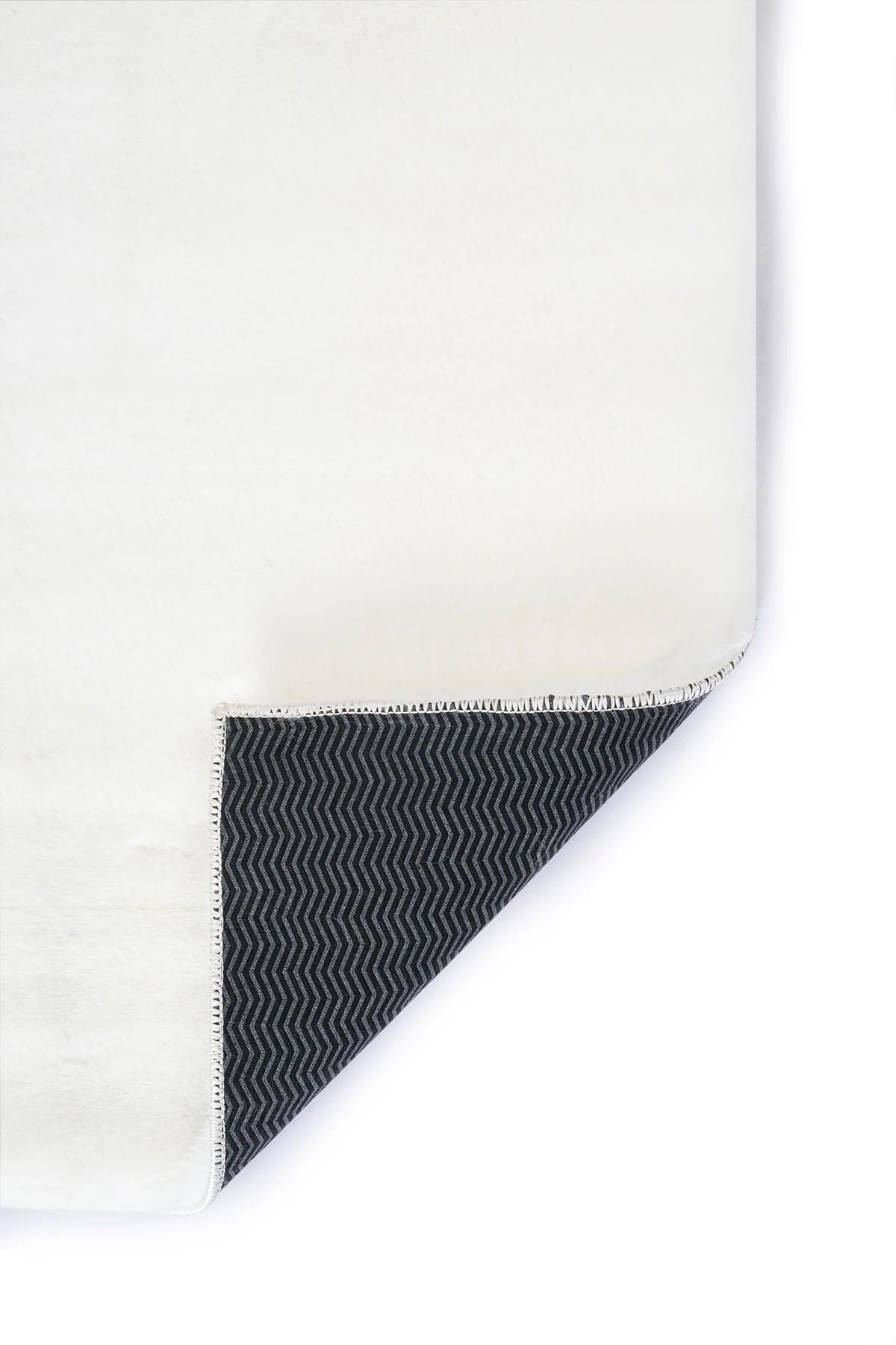 Krem Tavşan Tüyü Yumuşak Kaymaz Özel Taban Peluş Halı Yolluk