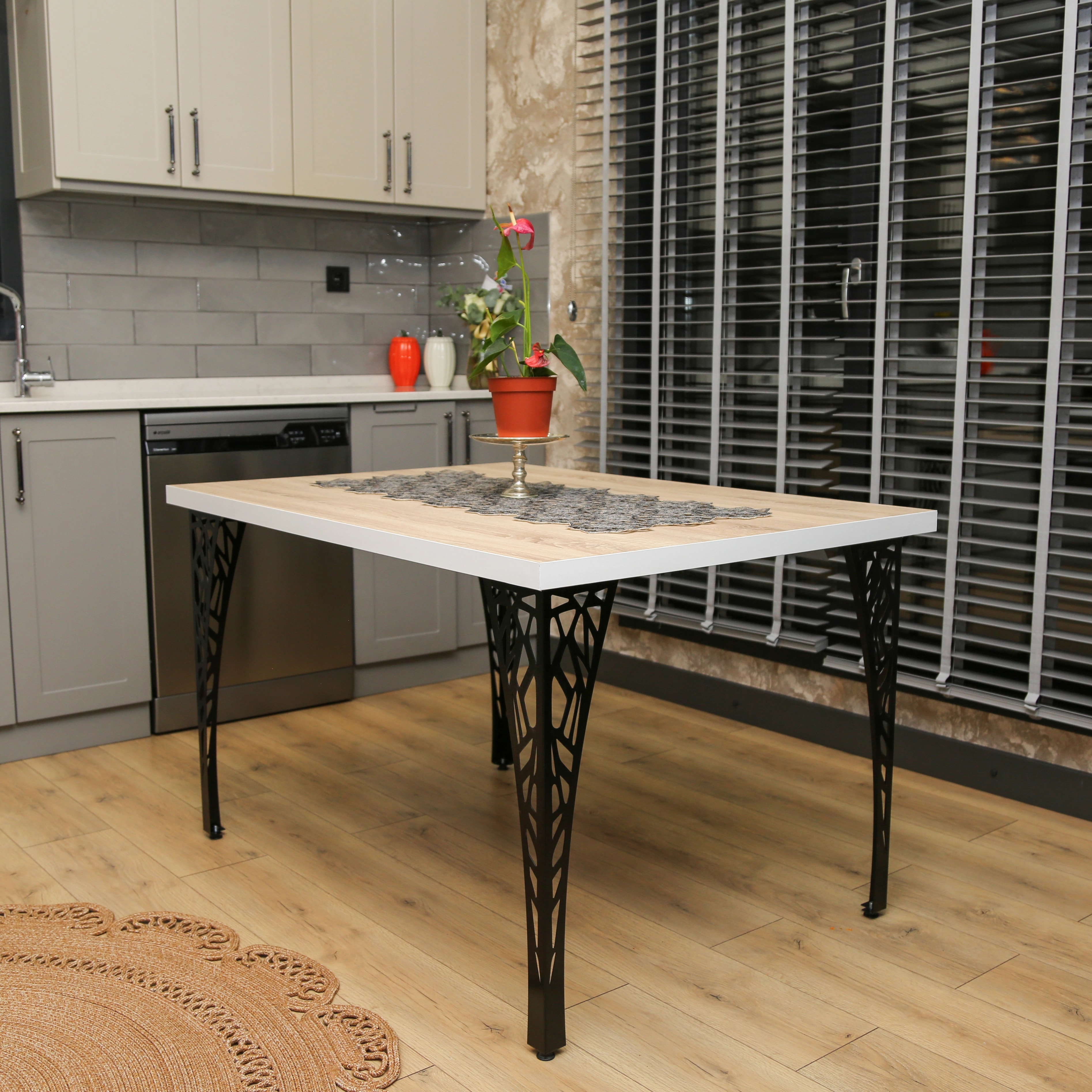 ZMT Design Dekoratif Kesim Metal Masa