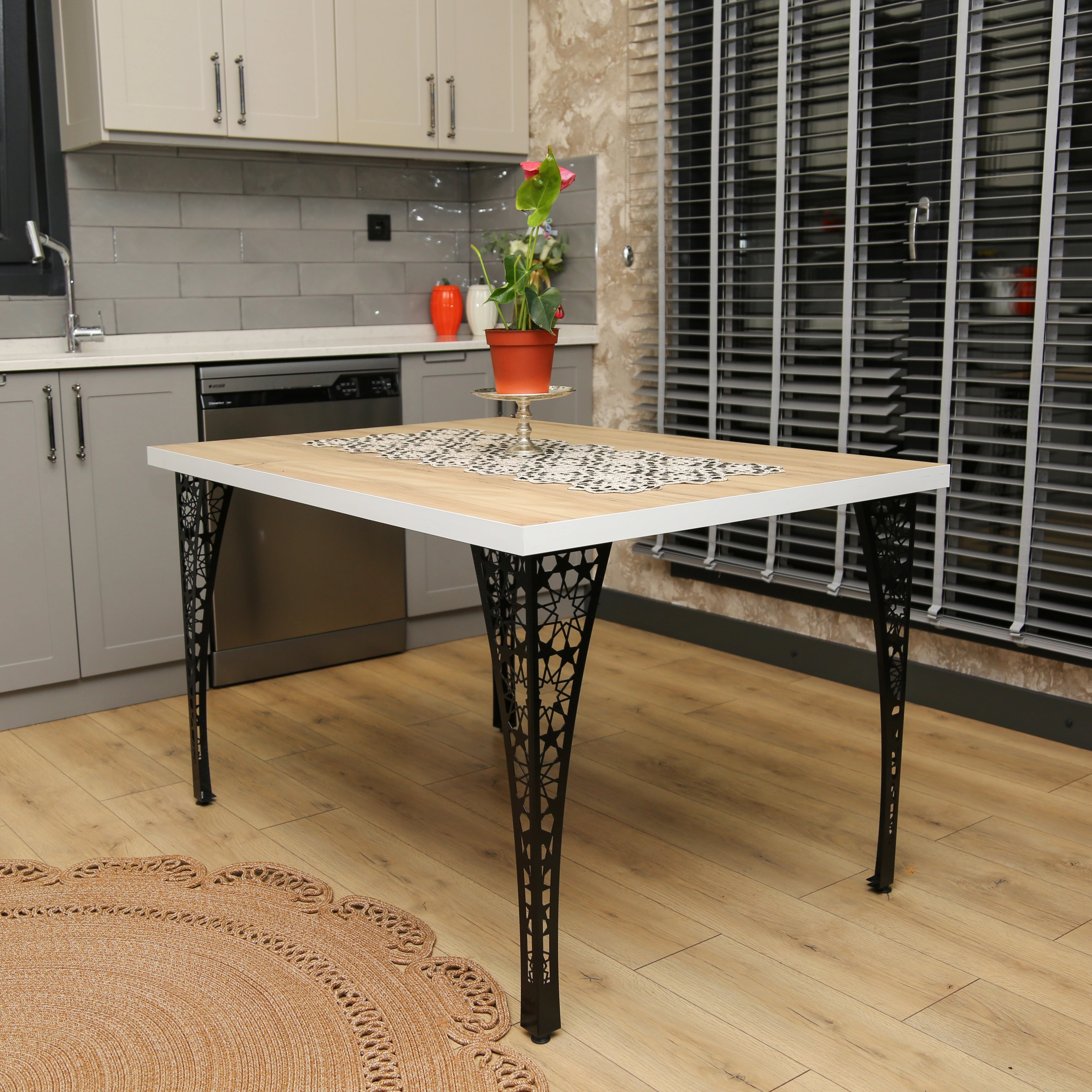 ZMT Design Dekoratif Kesim Metal Masa