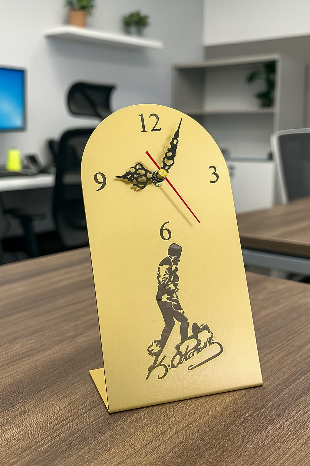 Atatürklü Masa Saati