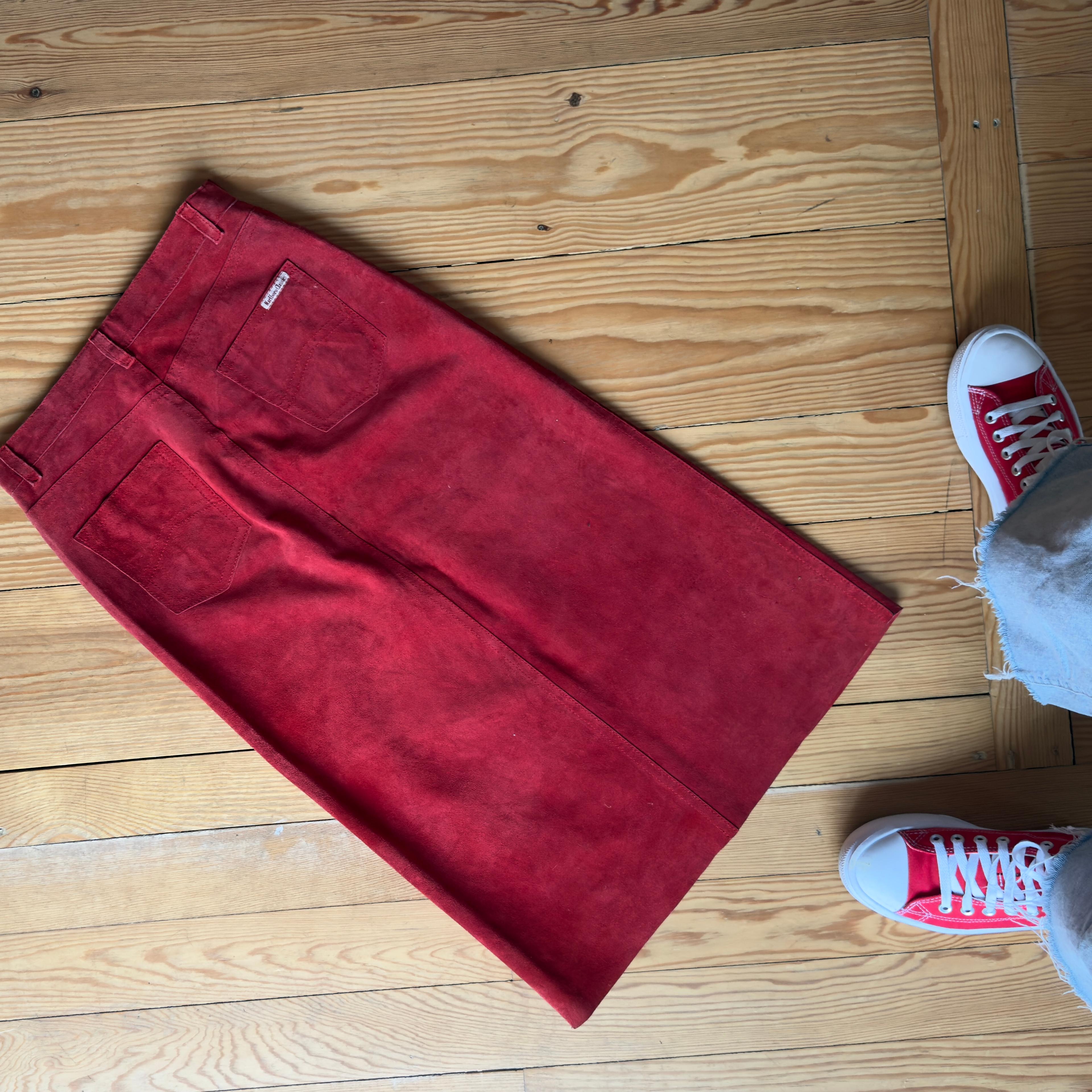 Marlboro Red Suede