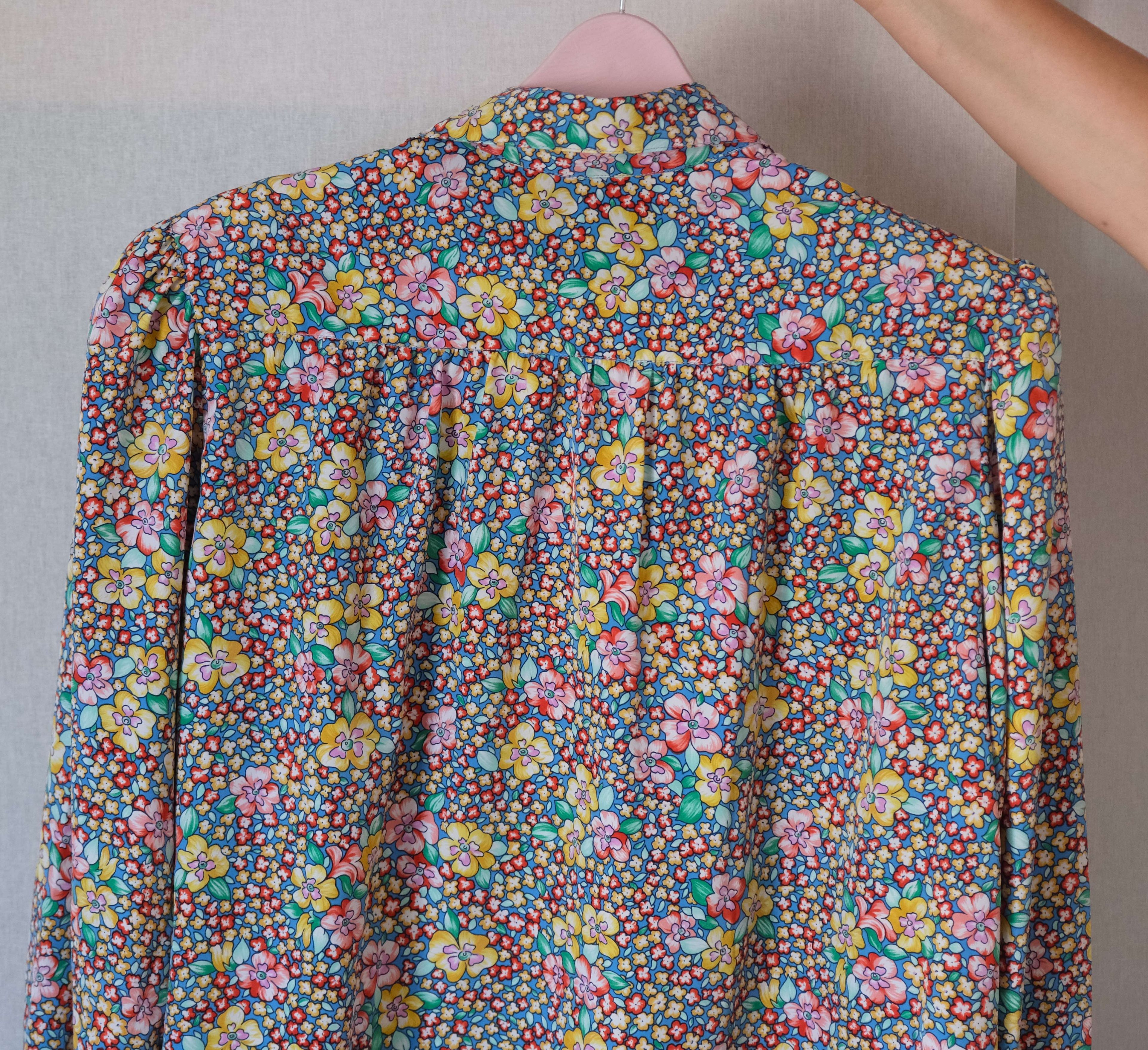60's Floral Blouse