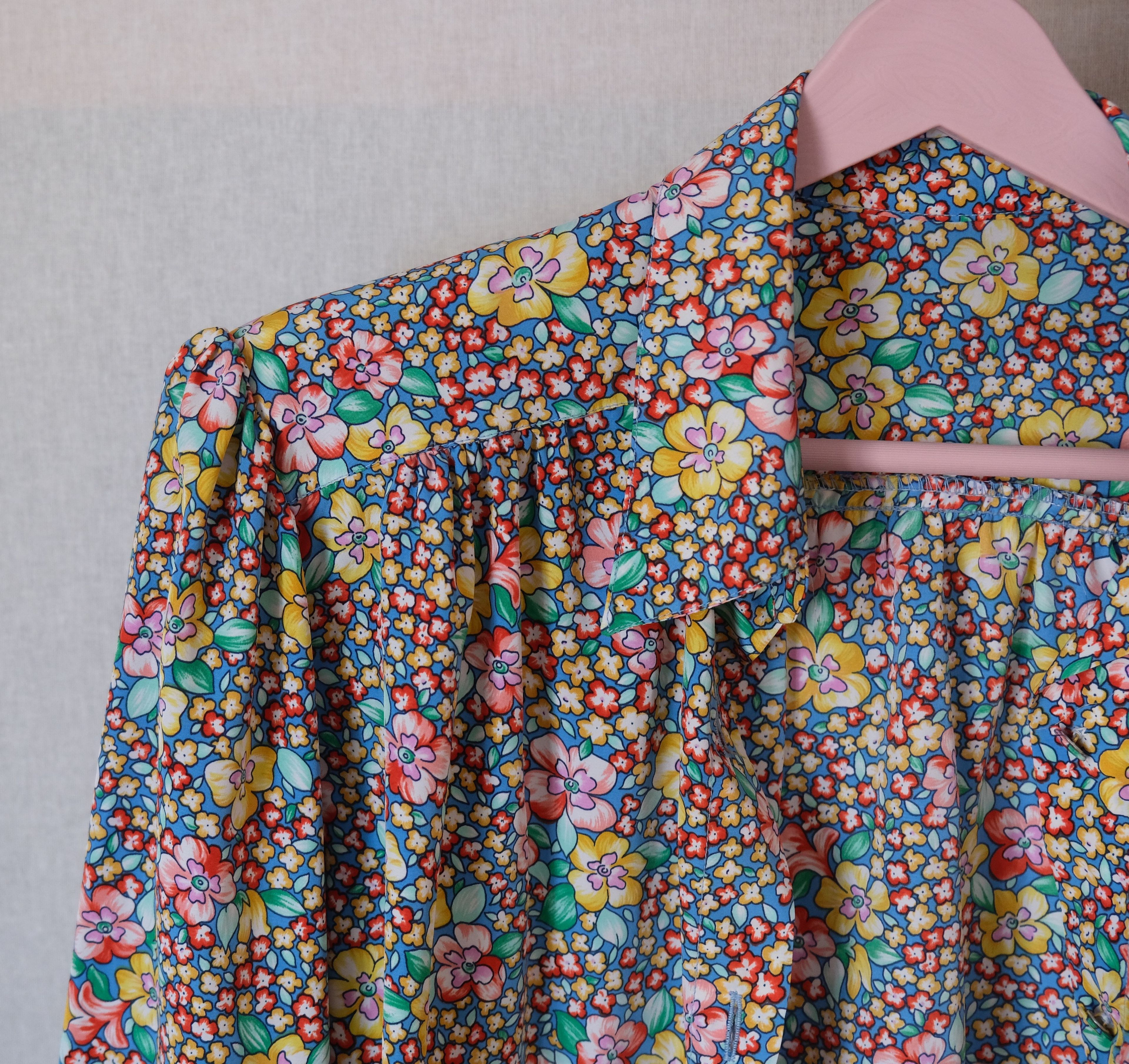 60's Floral Blouse