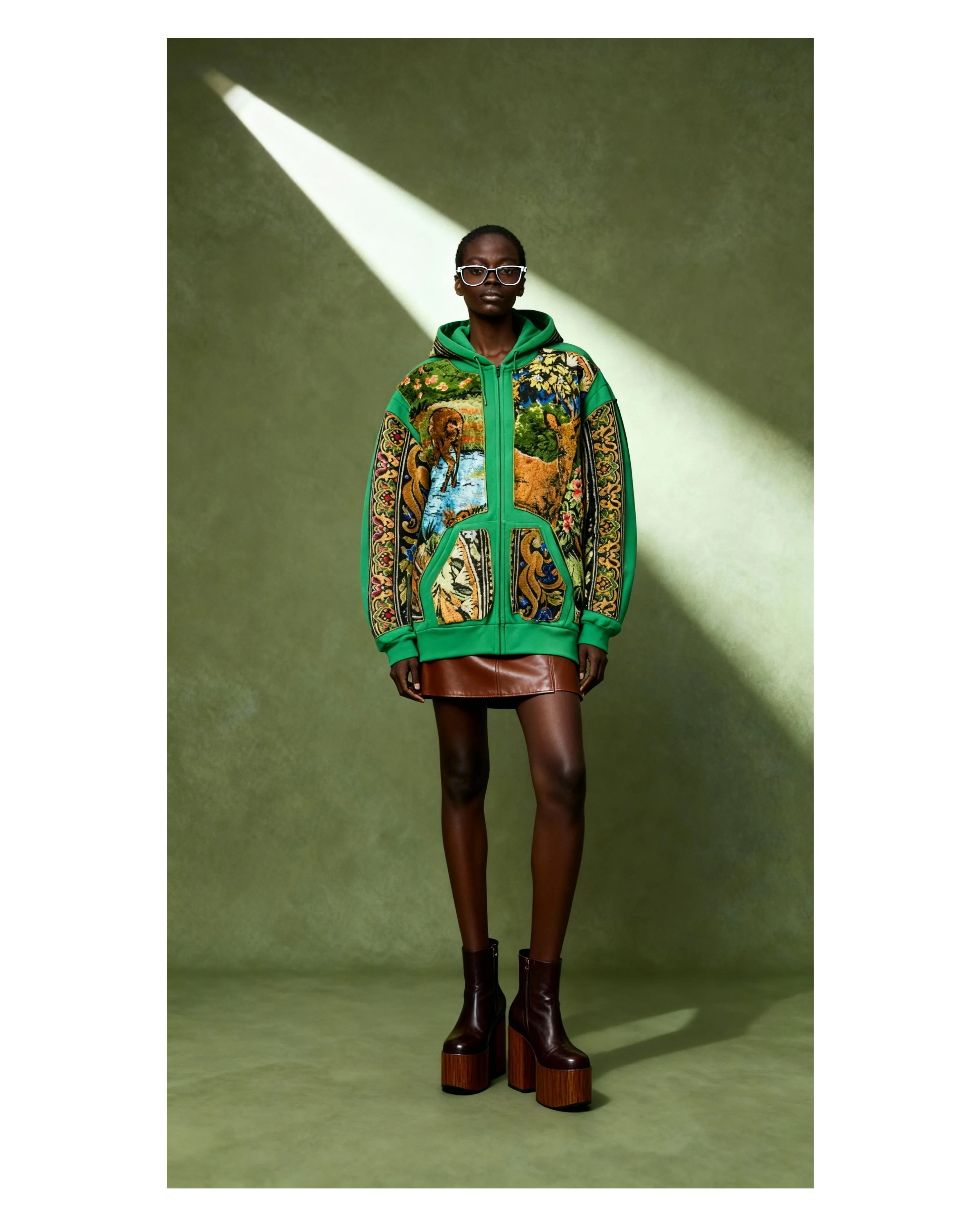 Geyik Desenli Antika İpek Halı Upcycled Hoodie (Sipariş Üzerine Dikilir)