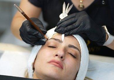 Microblading: Doğal ve Uzun Süreli Kaş Estetiği