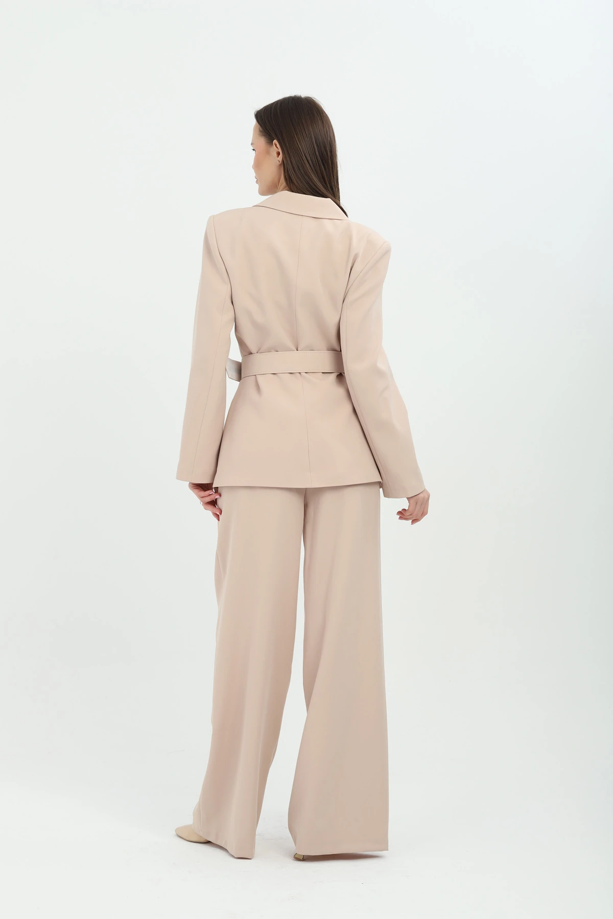 Zincir Aksesuarlı Bej Kruvaze Takım