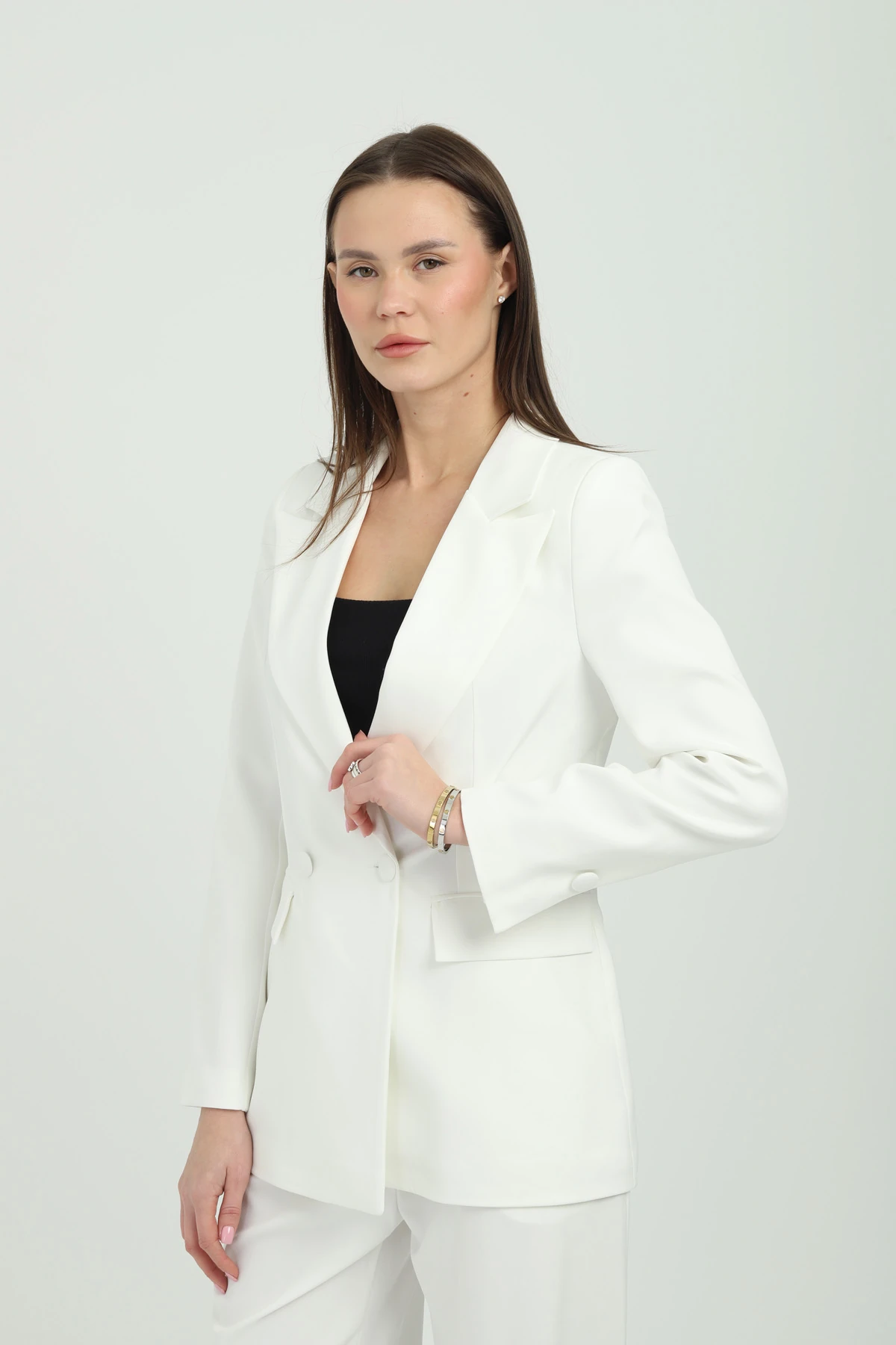 İki Düğmeli Beyaz Kruvaze Ceket