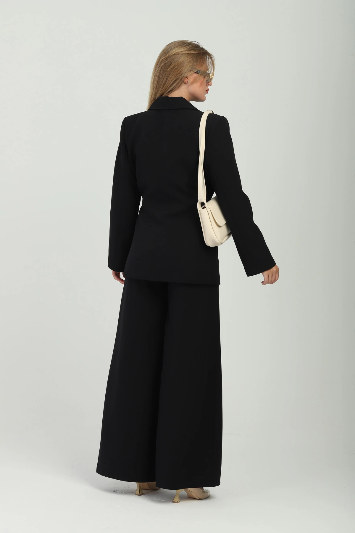 Çift Düğmeli Yandan Bağlamalı Kruvaze Siyah Kadın Takım