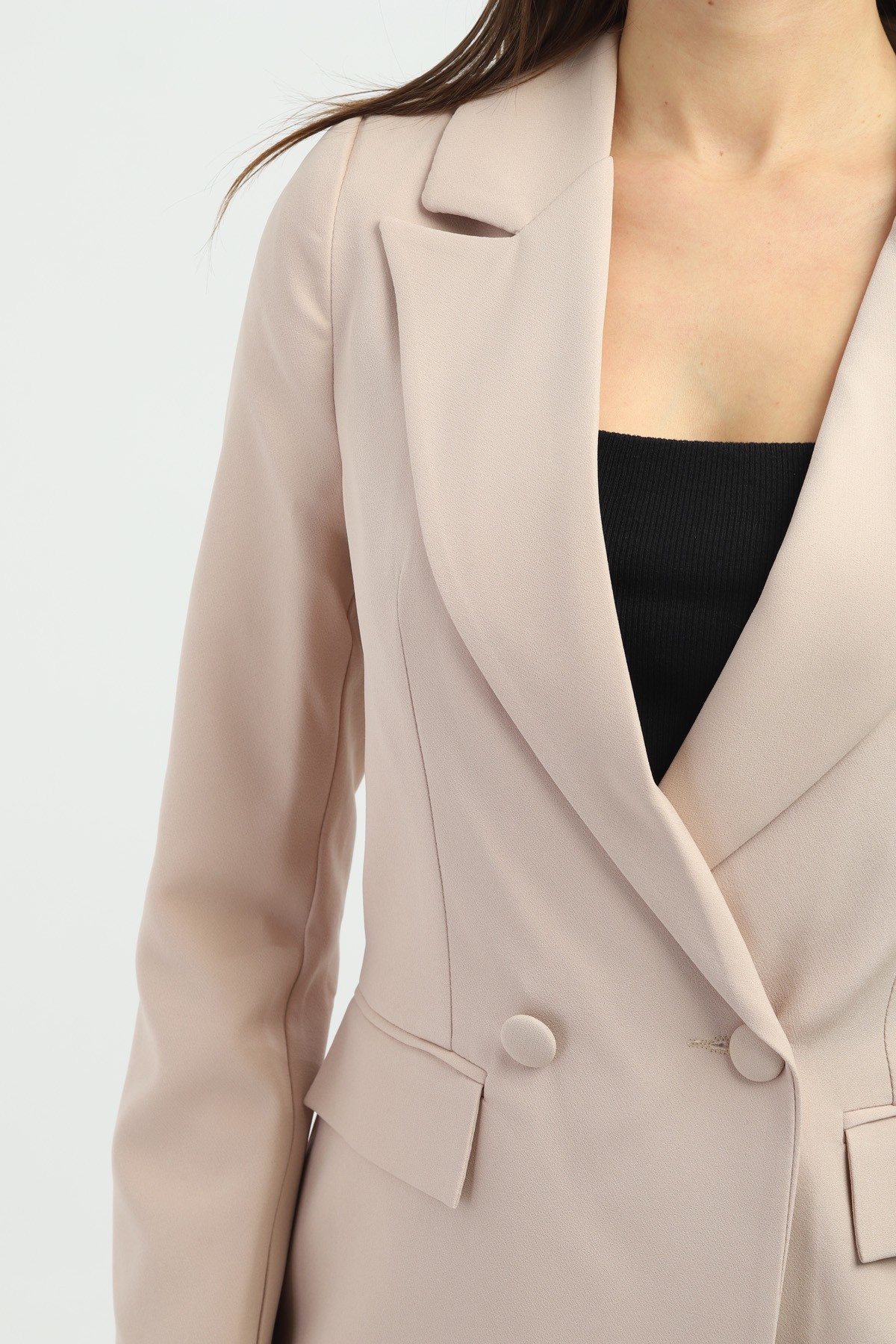 Klasik ve Modern Büyük Beden Bej Blazer Takım