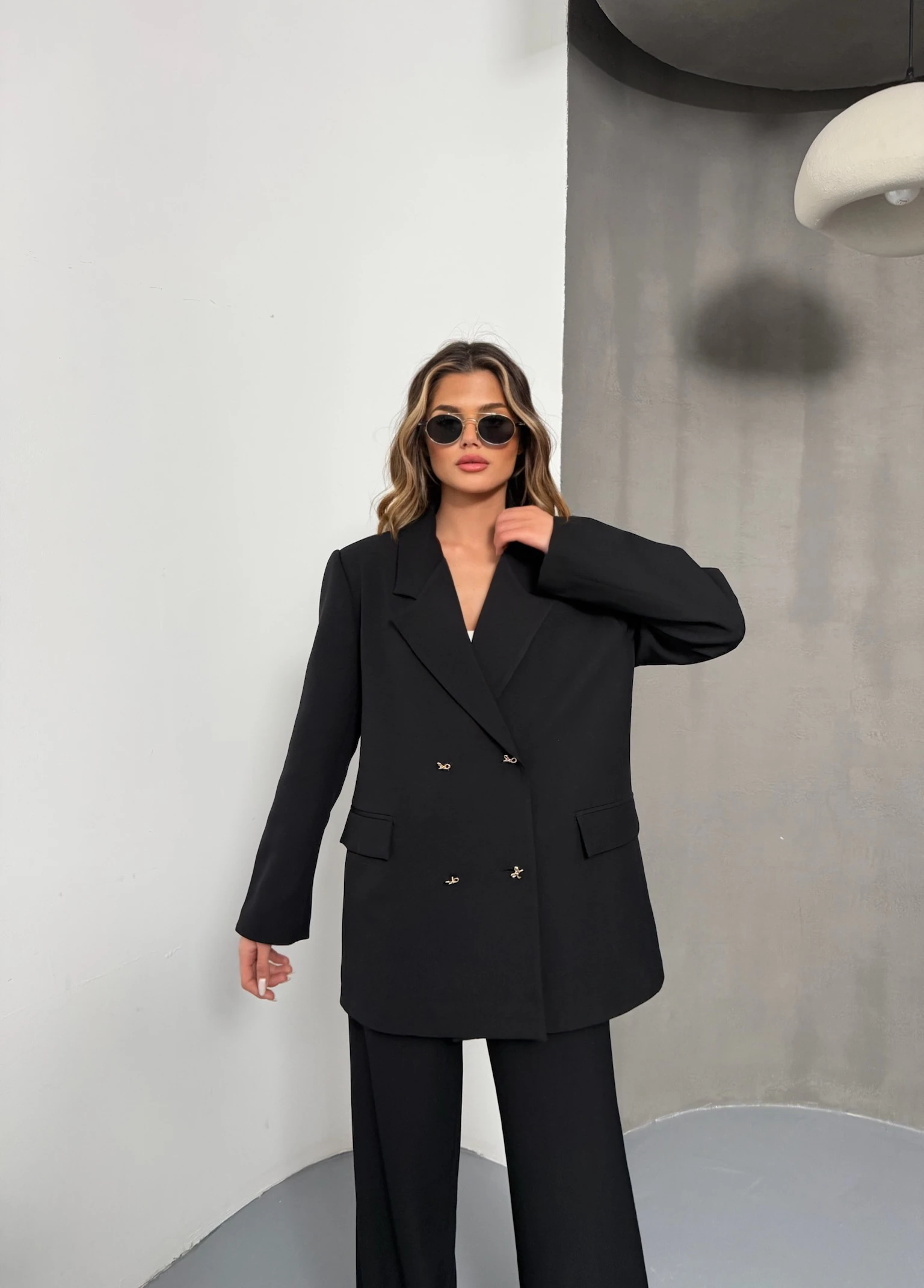 Kelebek Düğmeli Oversize Siyah Kruvaze Ceket