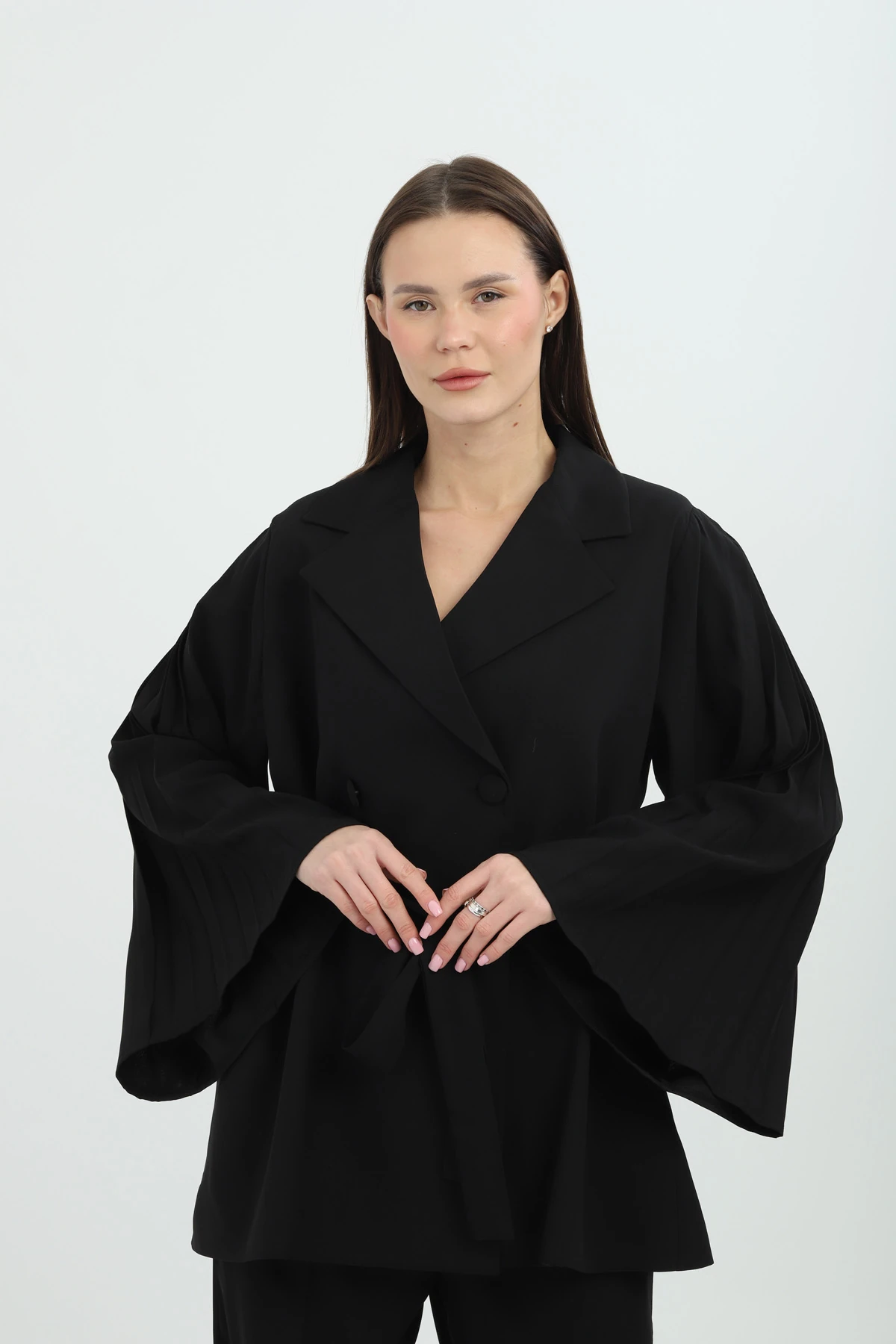 Bel Bağlamalı Piliseli Kol Siyah Kruvaze Takım