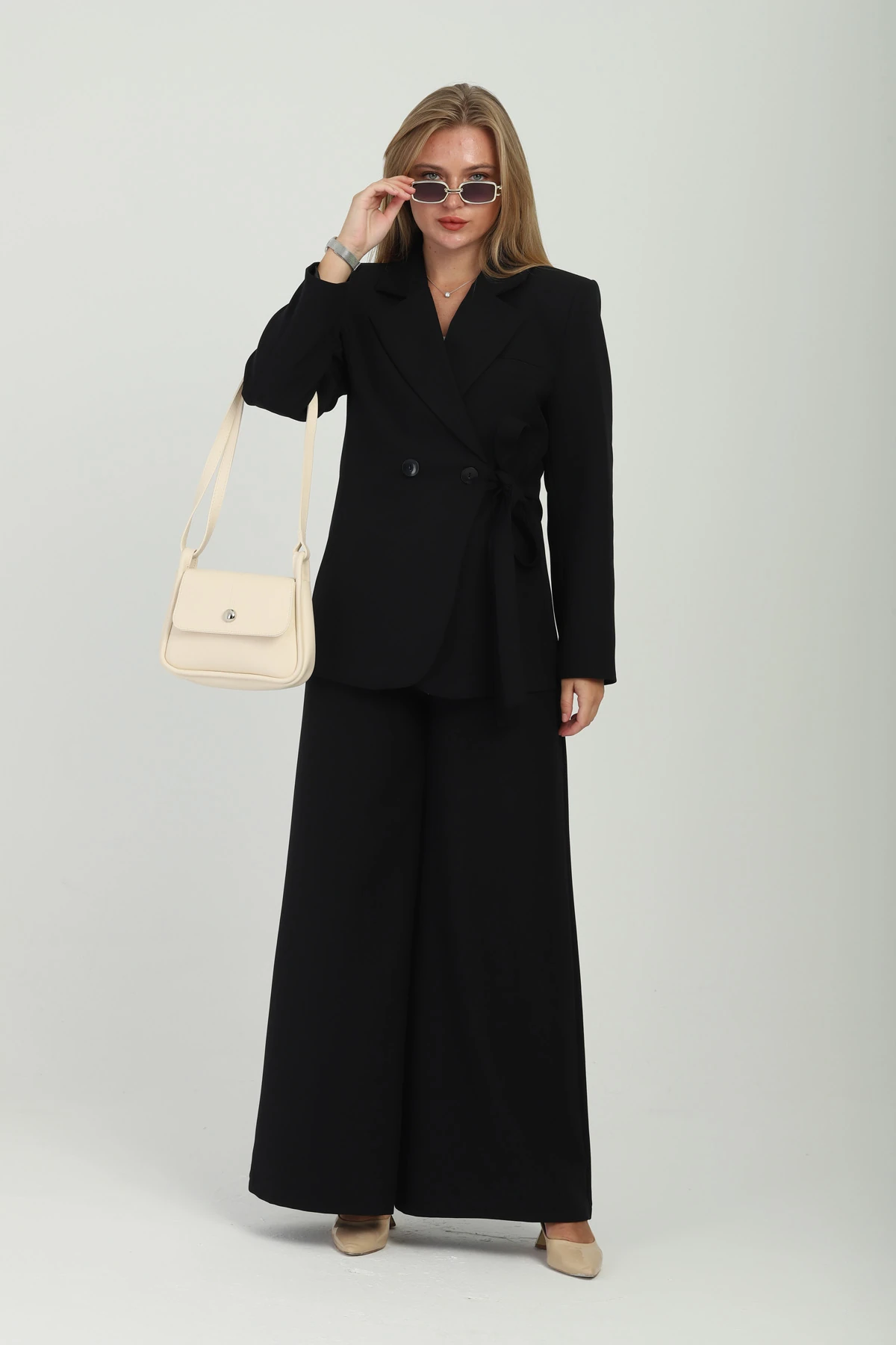 Çift Düğmeli Yandan Bağlamalı Kruvaze Siyah Kadın Takım