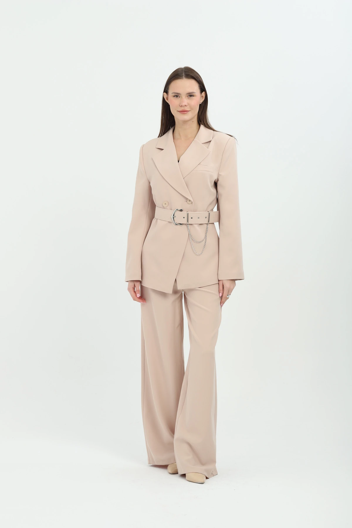 Zincir Aksesuarlı Bej Kruvaze Takım