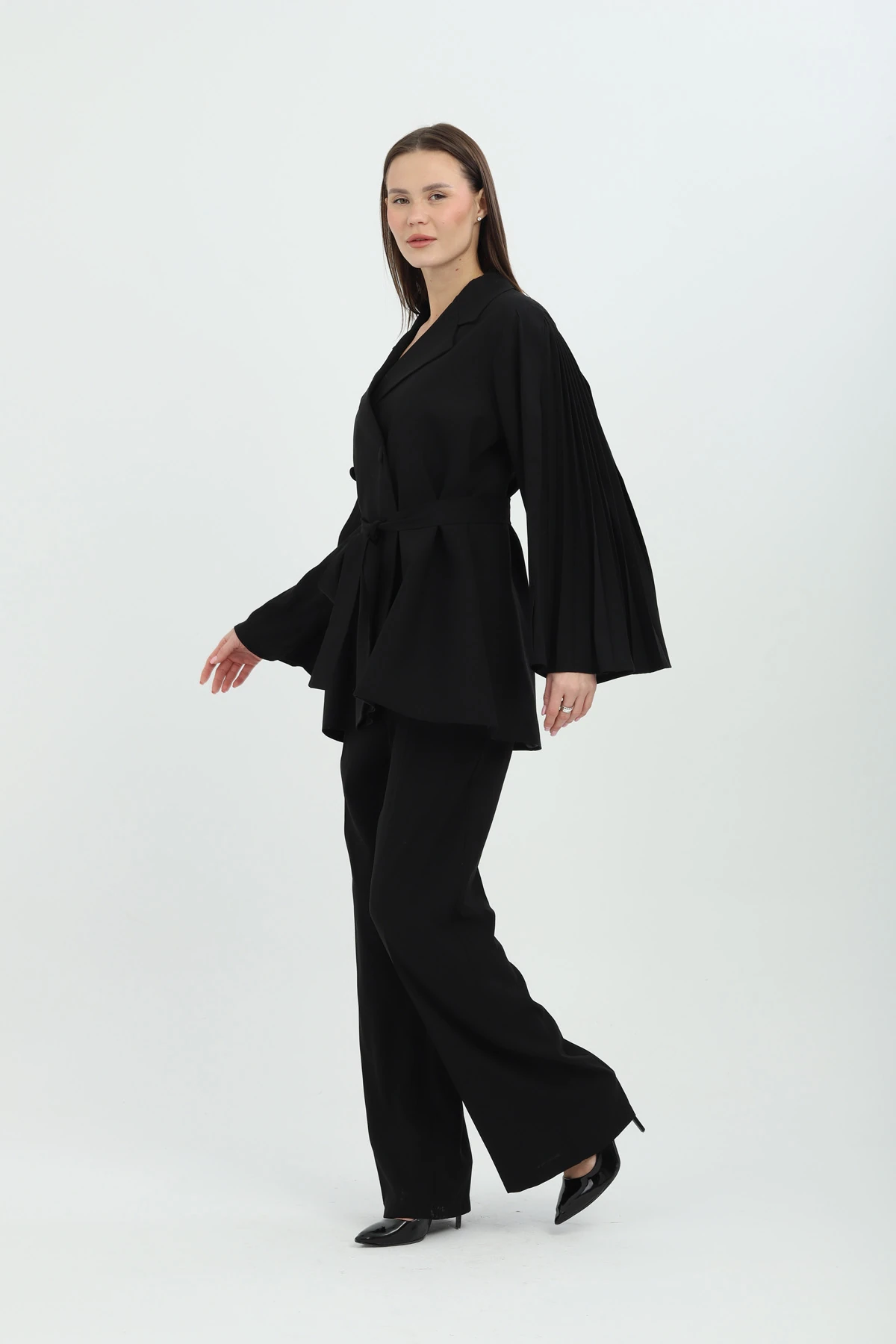 Bel Bağlamalı Piliseli Kol Siyah Kruvaze Takım