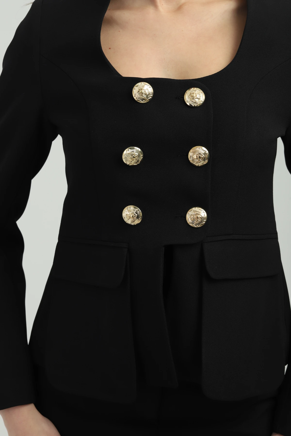 Gold Düğmeli Siyah Kadın Takım