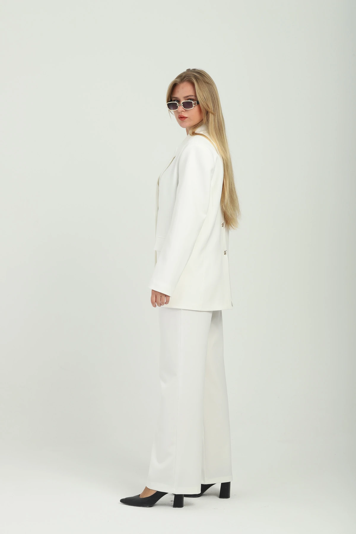 Düğme Detaylı Kruvaze Beyaz Kadın Takım