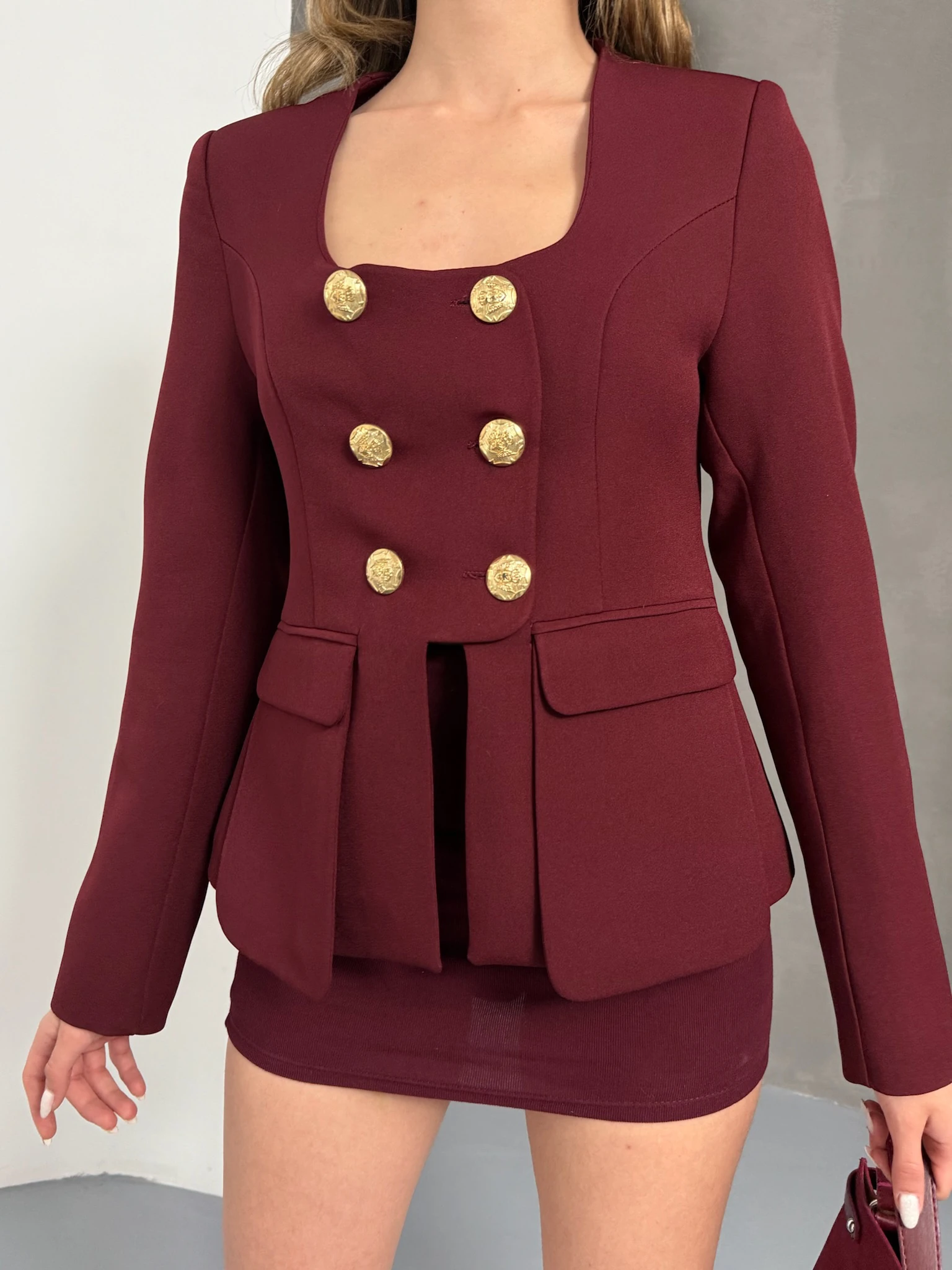 Gold Düğme Kare Yaka Bordo Ceket