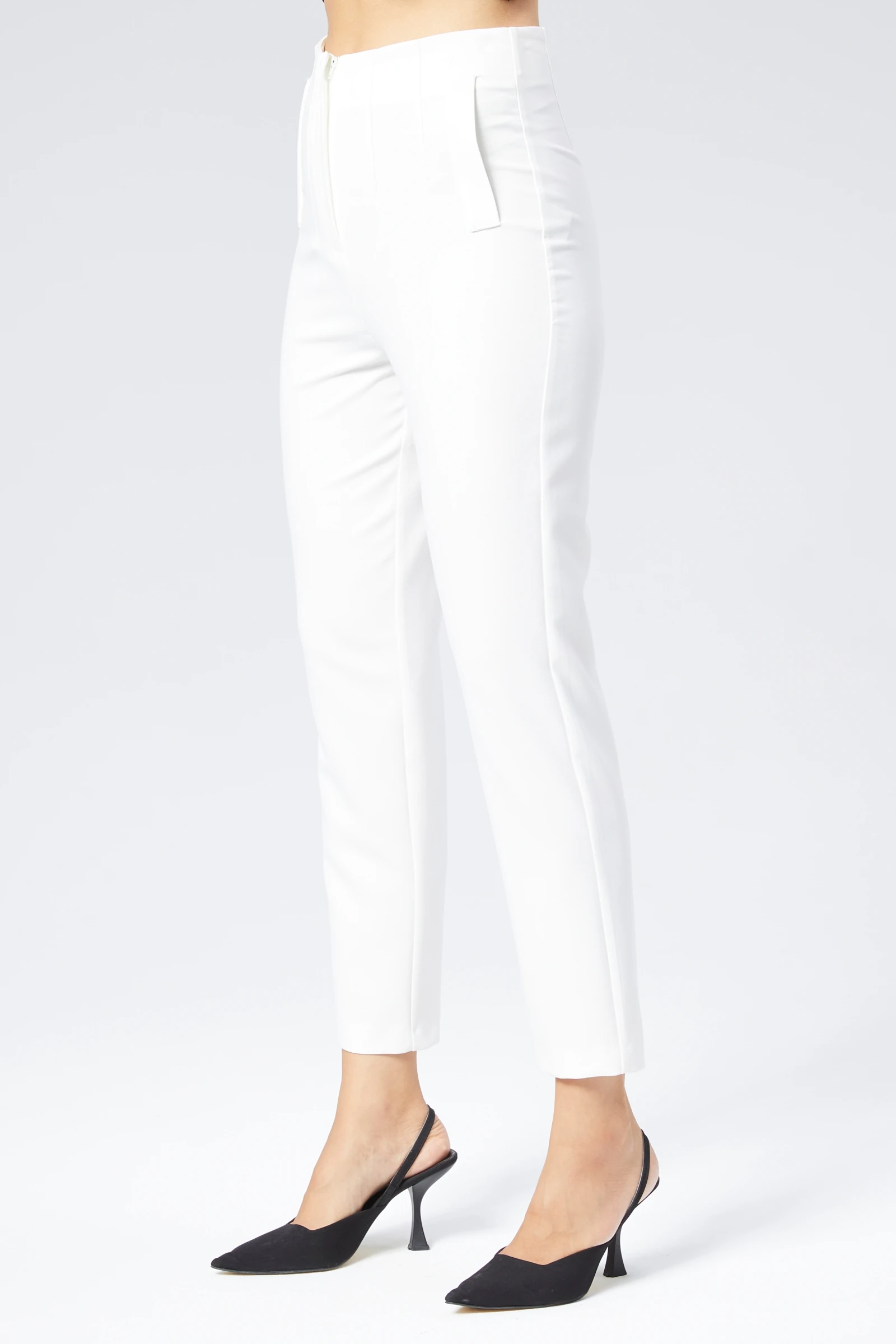 Kadın Yüksek Bel Cep Detaylı Dar Paça Bilek Boy Kumaş Pantolon