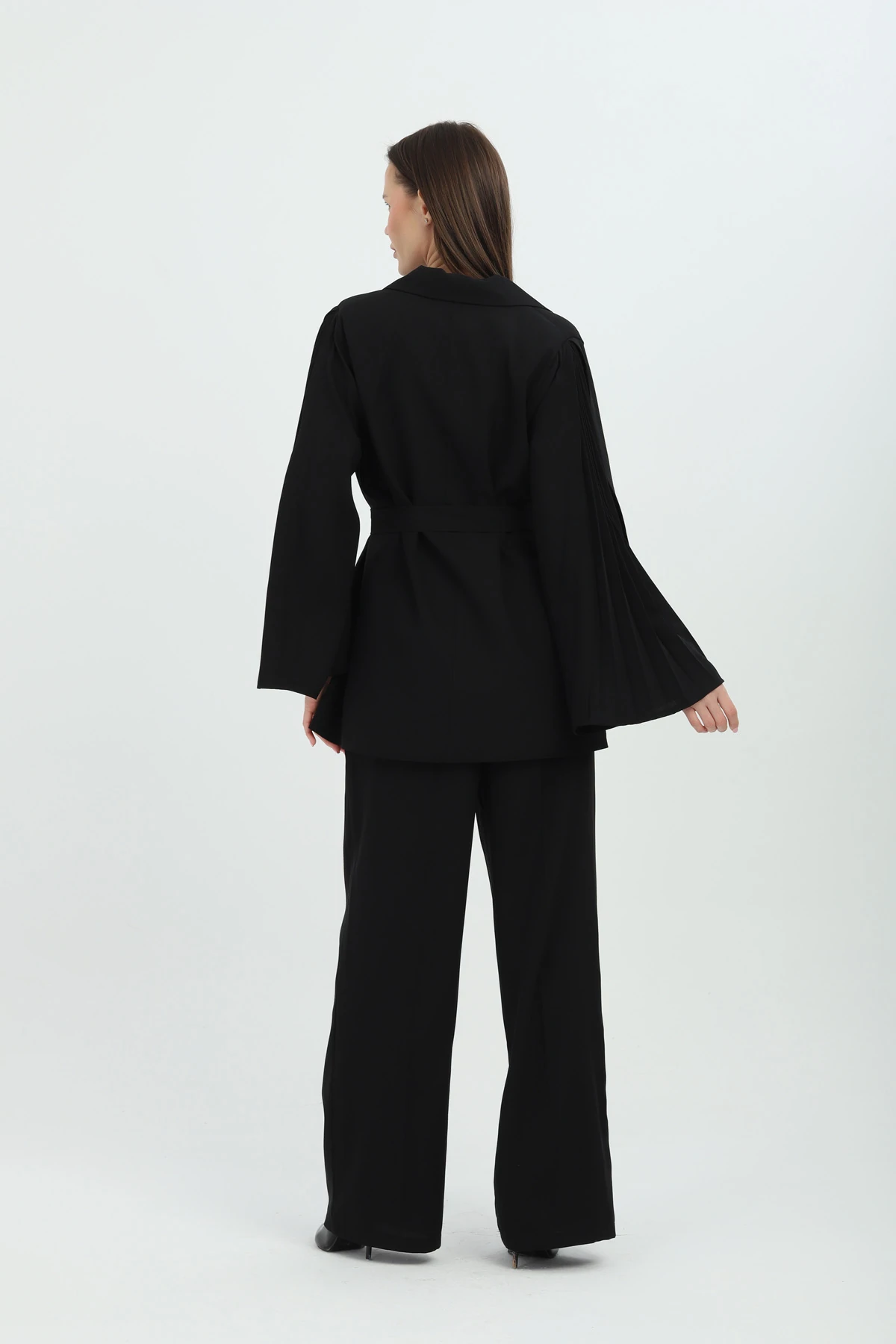 Bel Bağlamalı Piliseli Kol Siyah Kruvaze Takım