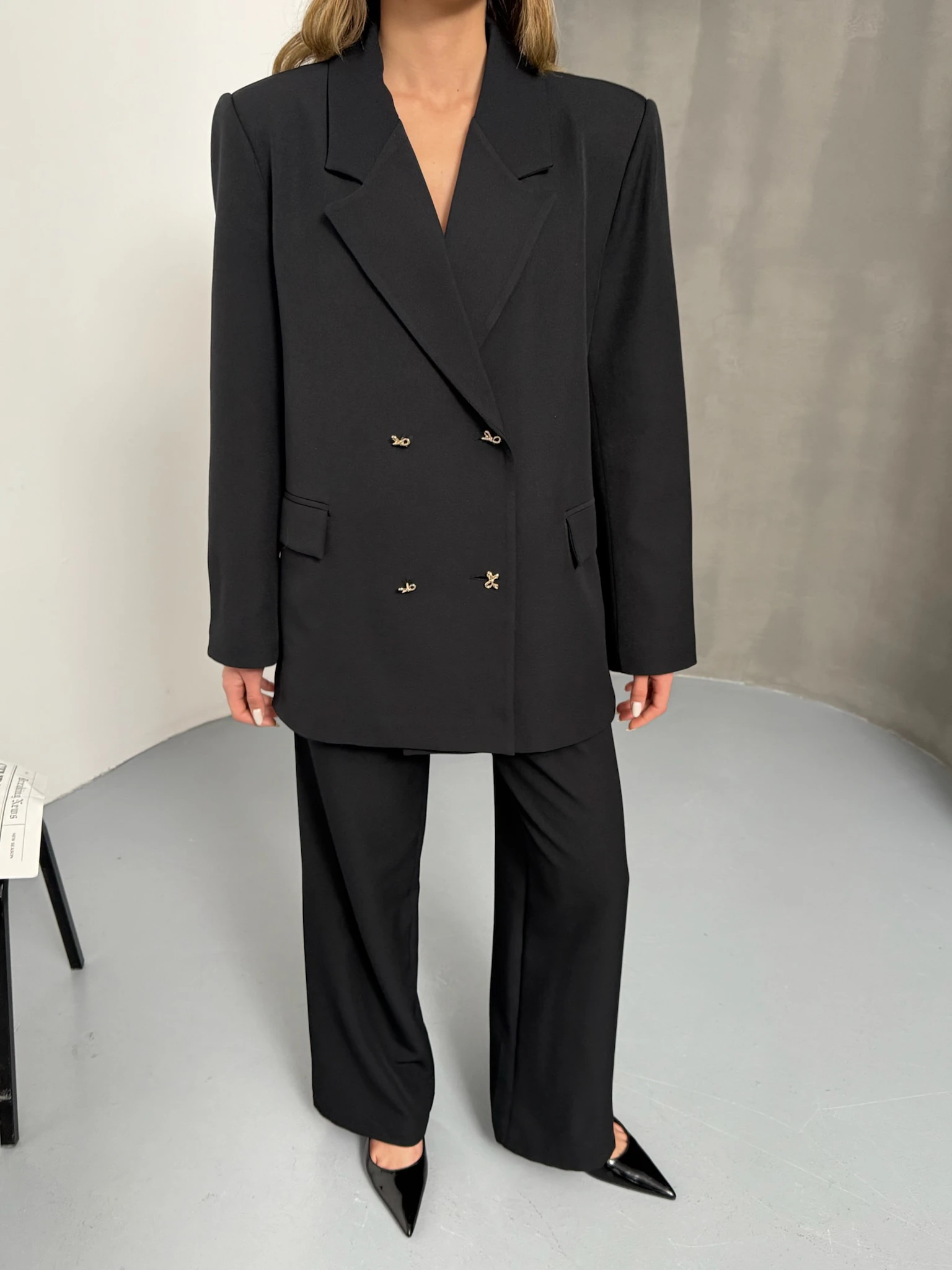 Kelebek Düğmeli Oversize Siyah Kruvaze Ceket