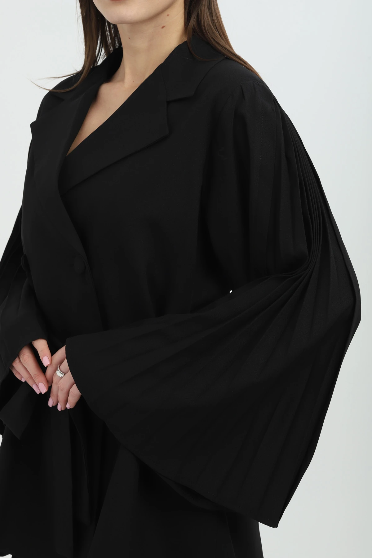 Kol Piliseli Bağlamalı Siyah Kruvaze Ceket