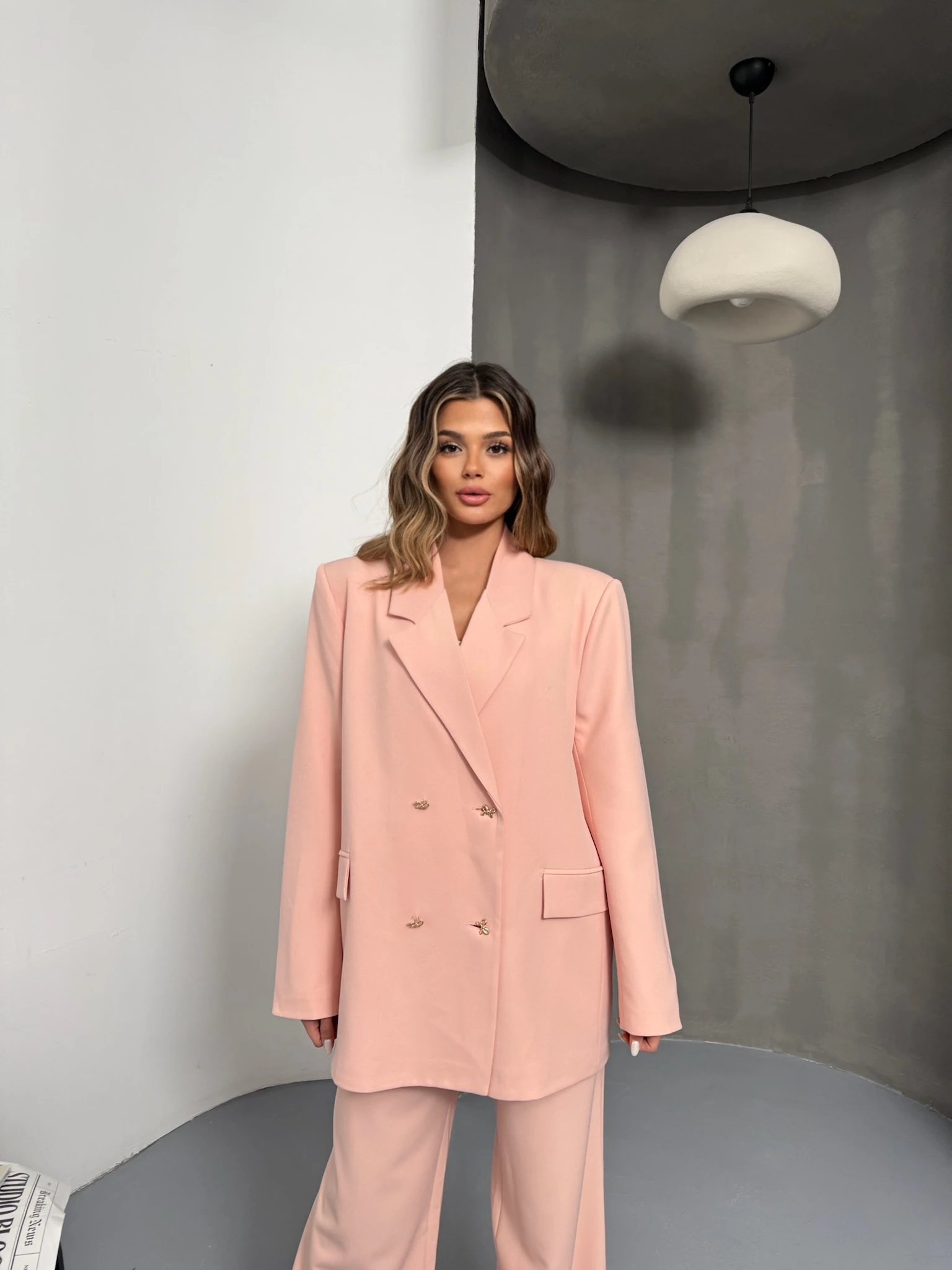 Kelebek Düğmeli Oversize Pudra Kruvaze Ceket