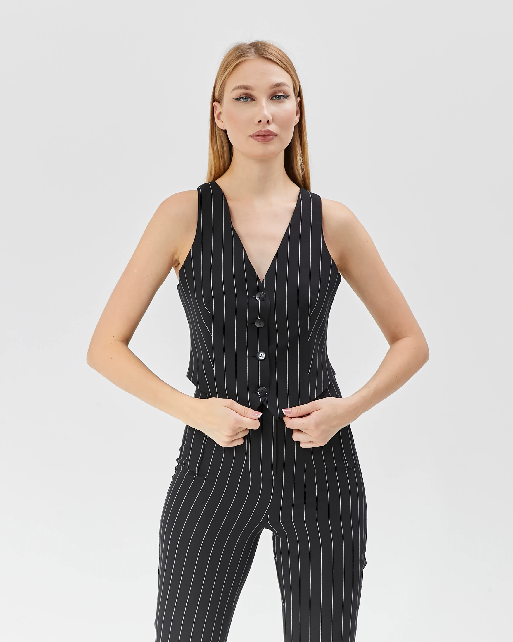Kadın Çizgili Tokalı Kısa Cepken Yelek  - Siyah