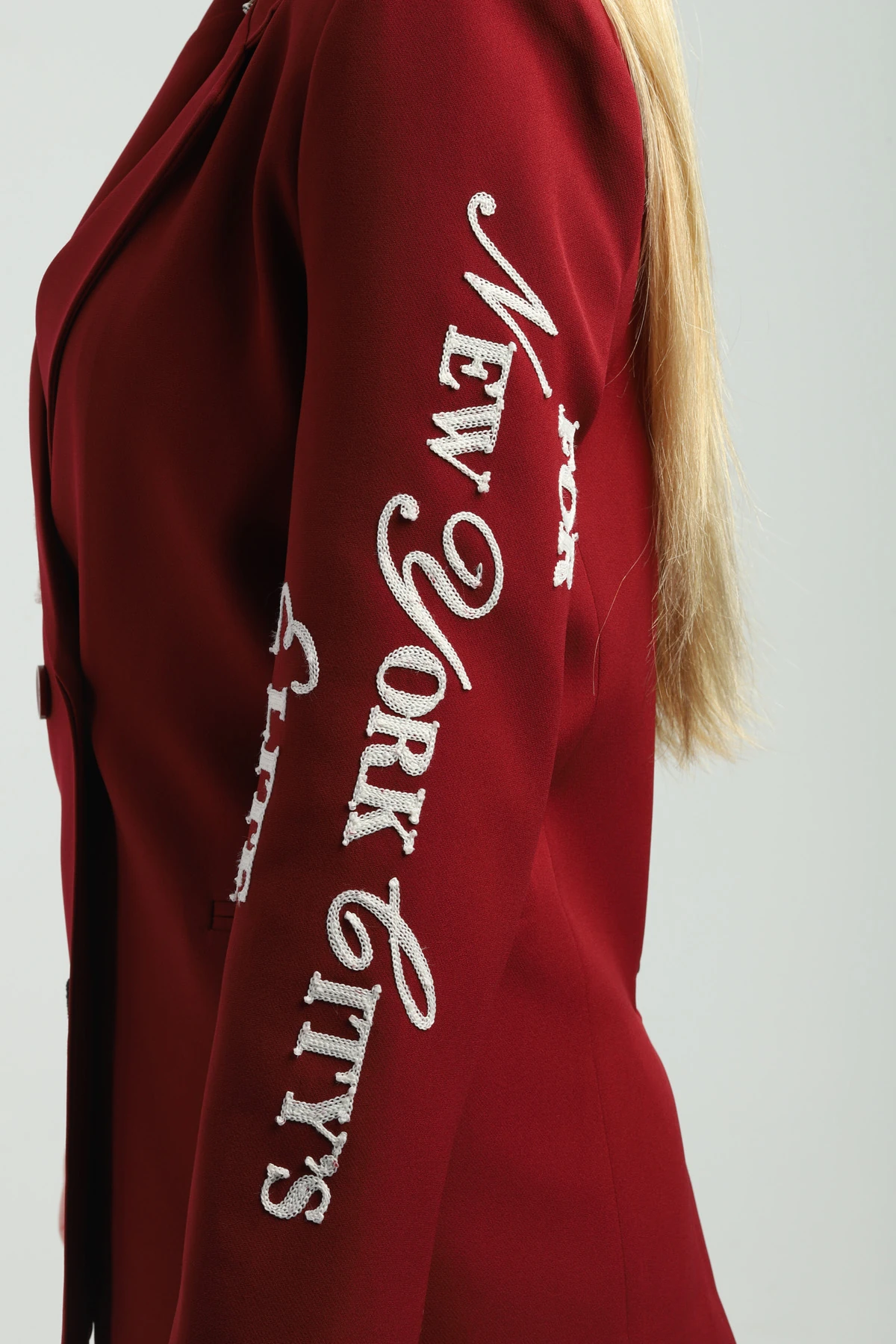 Çift Düğmeli Kruvaze Nakışlı Nar Çiçeği Kadın Ceket