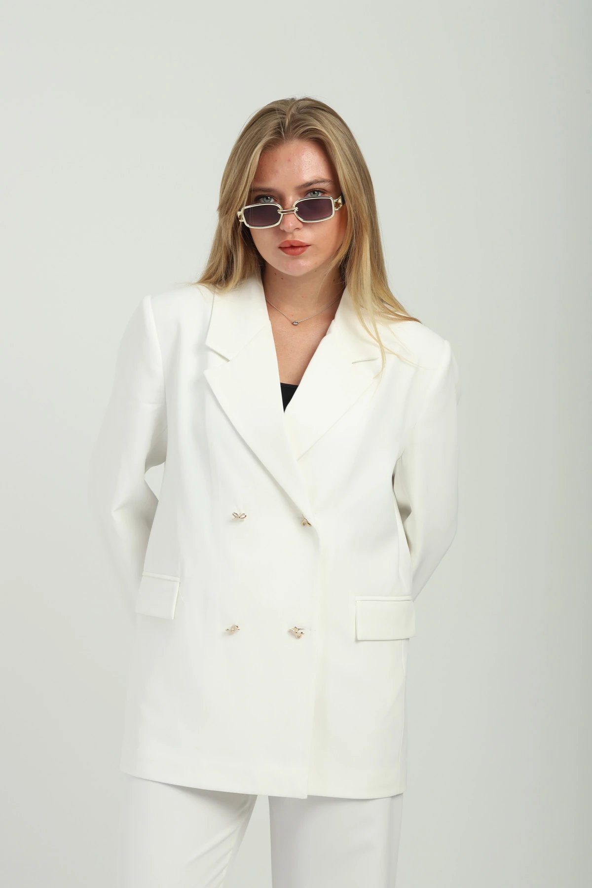 Düğme Detaylı Kruvaze Beyaz Kadın Takım