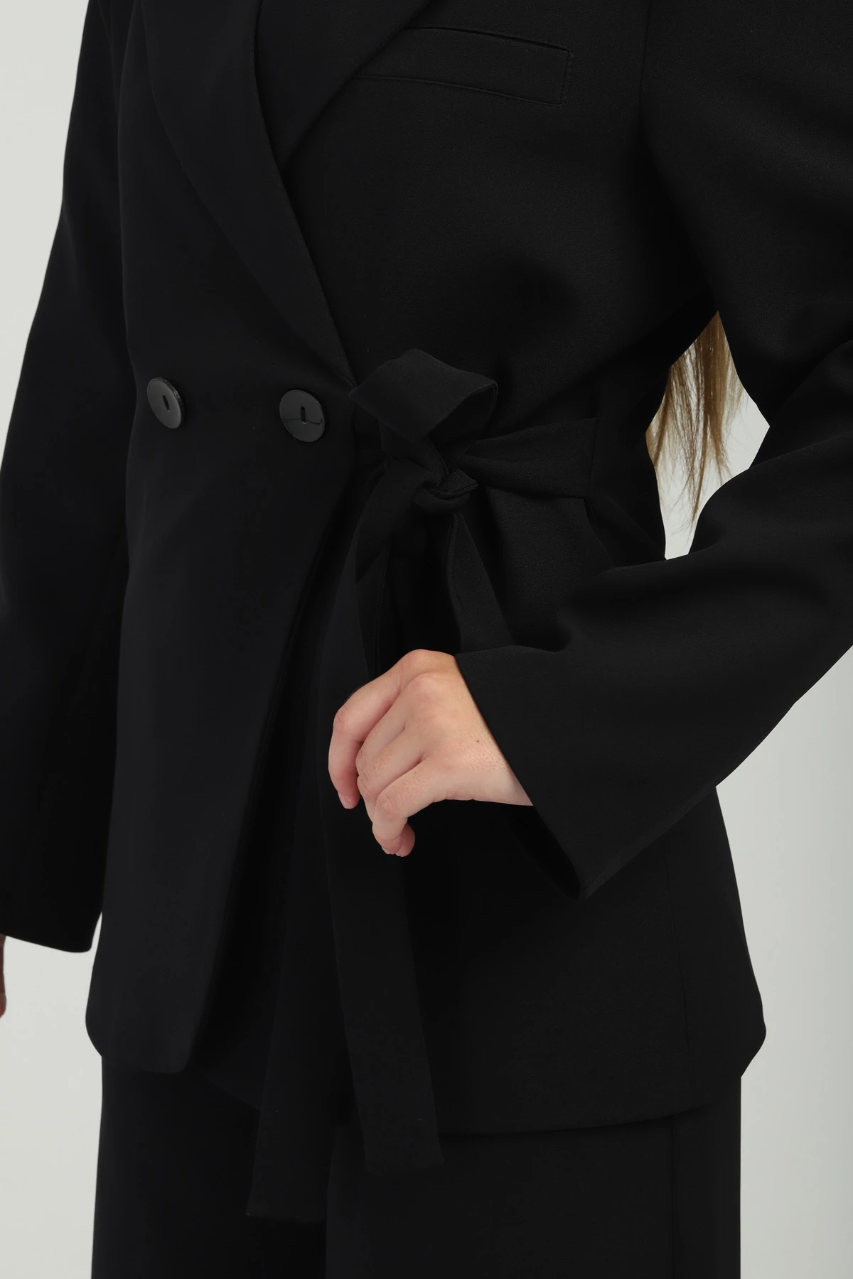 Çift Düğmeli Yandan Bağlamalı Kruvaze Siyah Kadın Takım