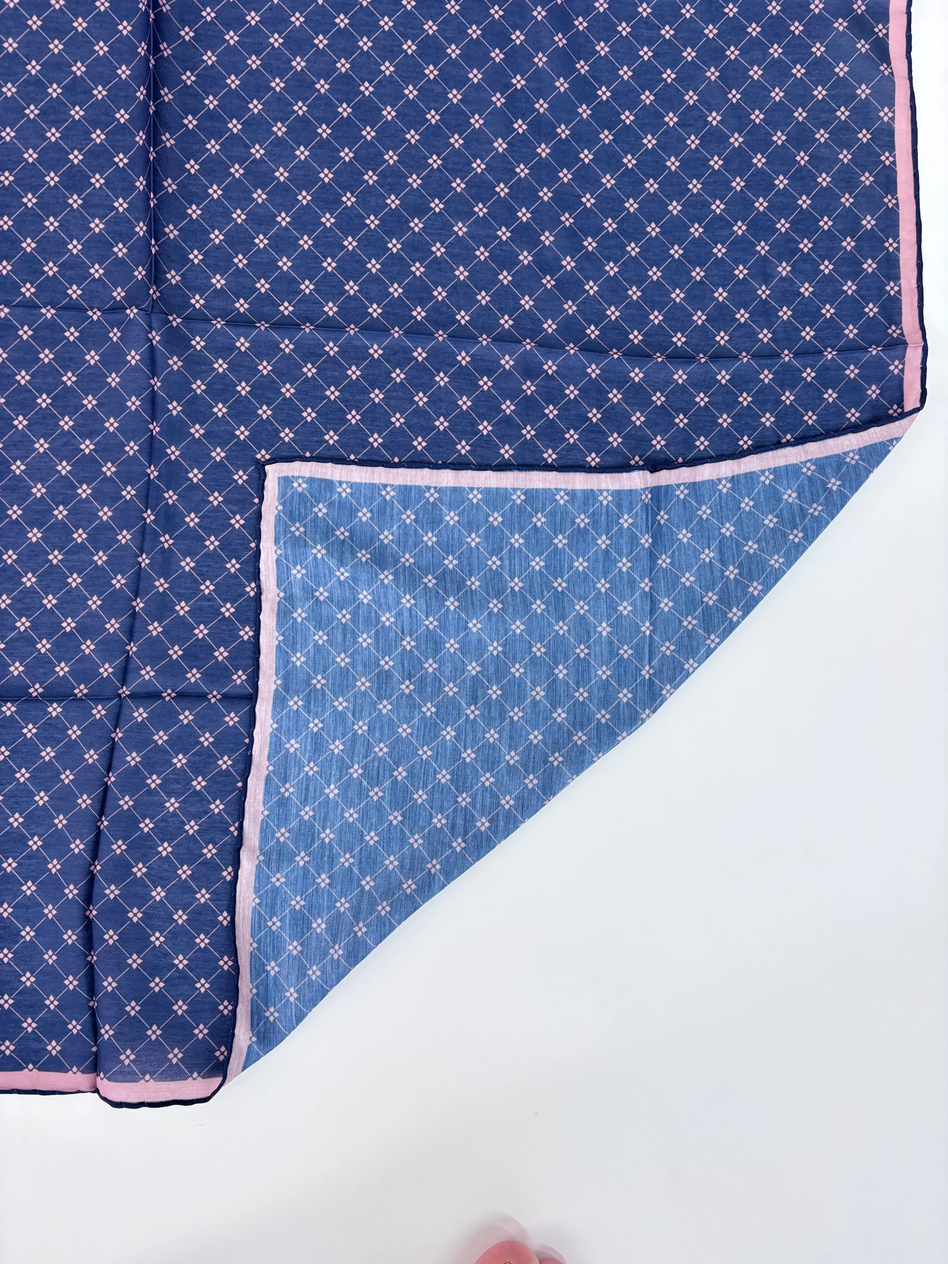 Modern Çizgi Koleksiyonu Kare Eşarp