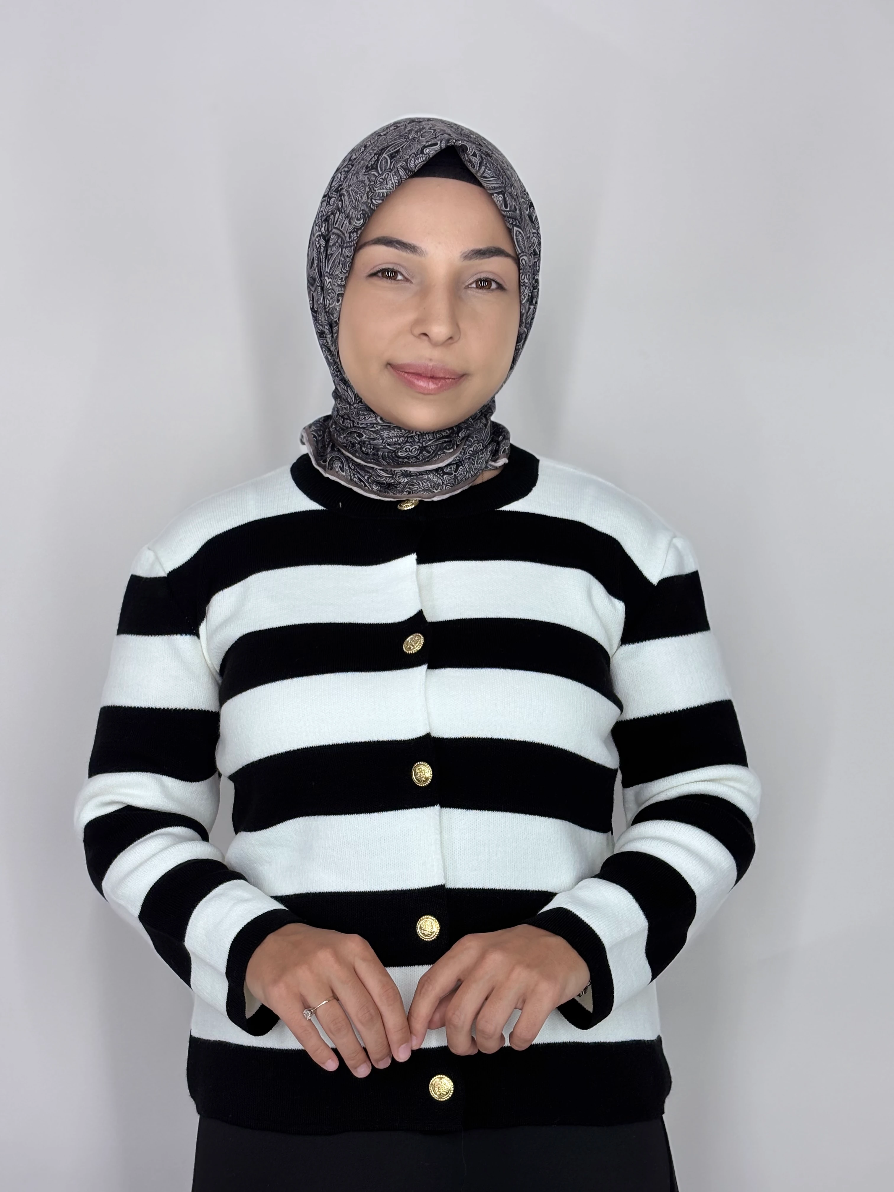 Gold Düğmeli Hırka - siyah