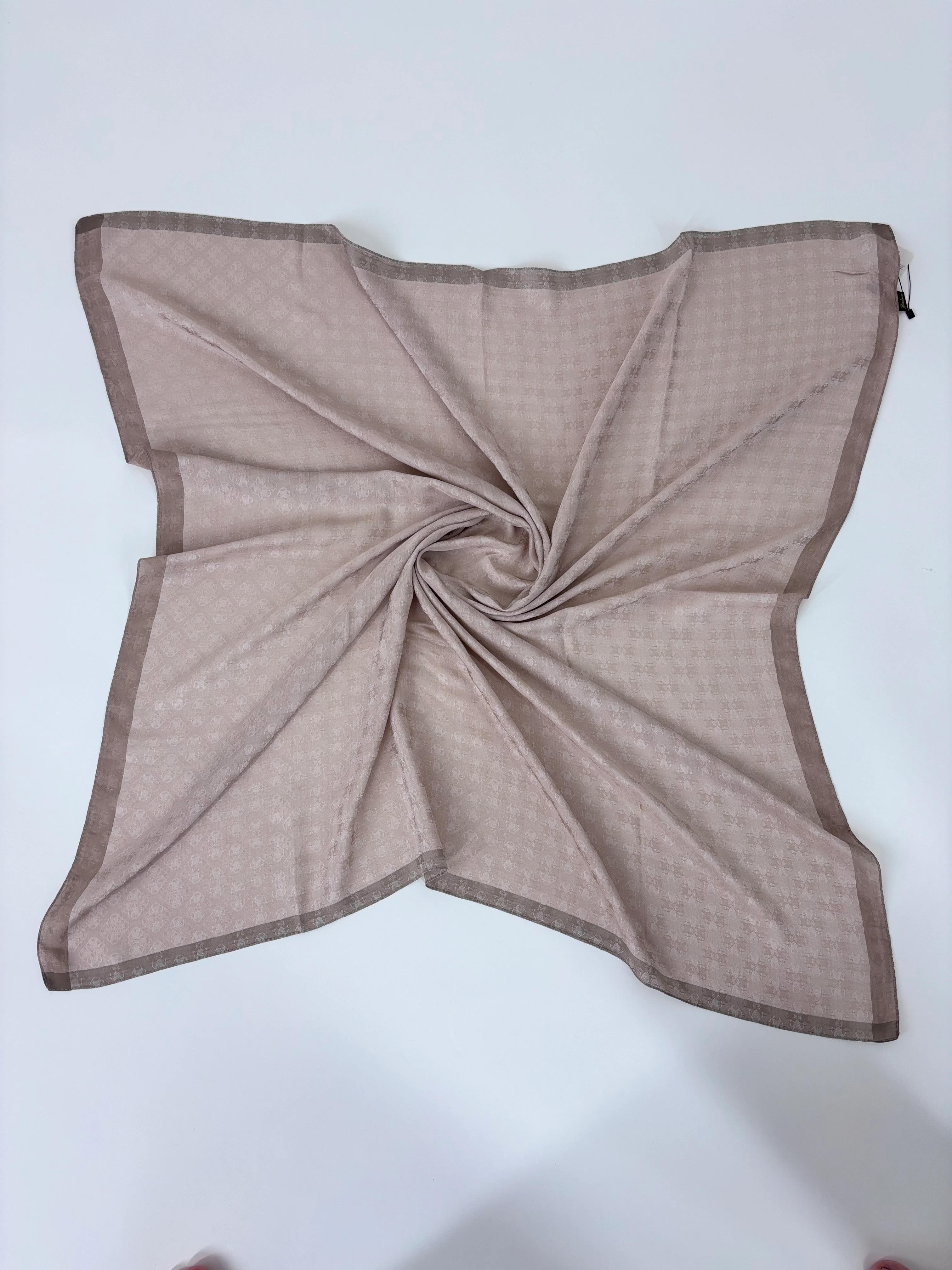 Elegance Koza Desenli Eşarp