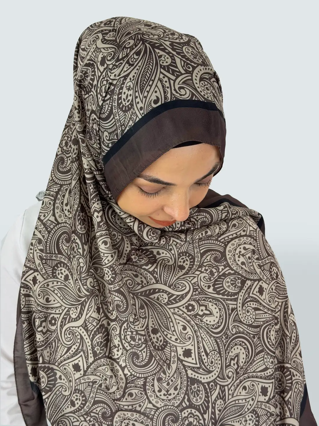 Soft Kumaş Desenli Şal –  Etnik Motifli, Yumuşak ve Hafif Tasarım