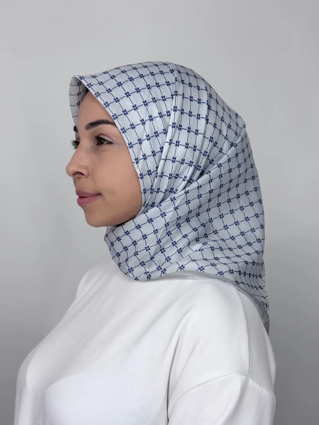 Modern Çizgi Koleksiyonu Kare Eşarp - Açık Gri