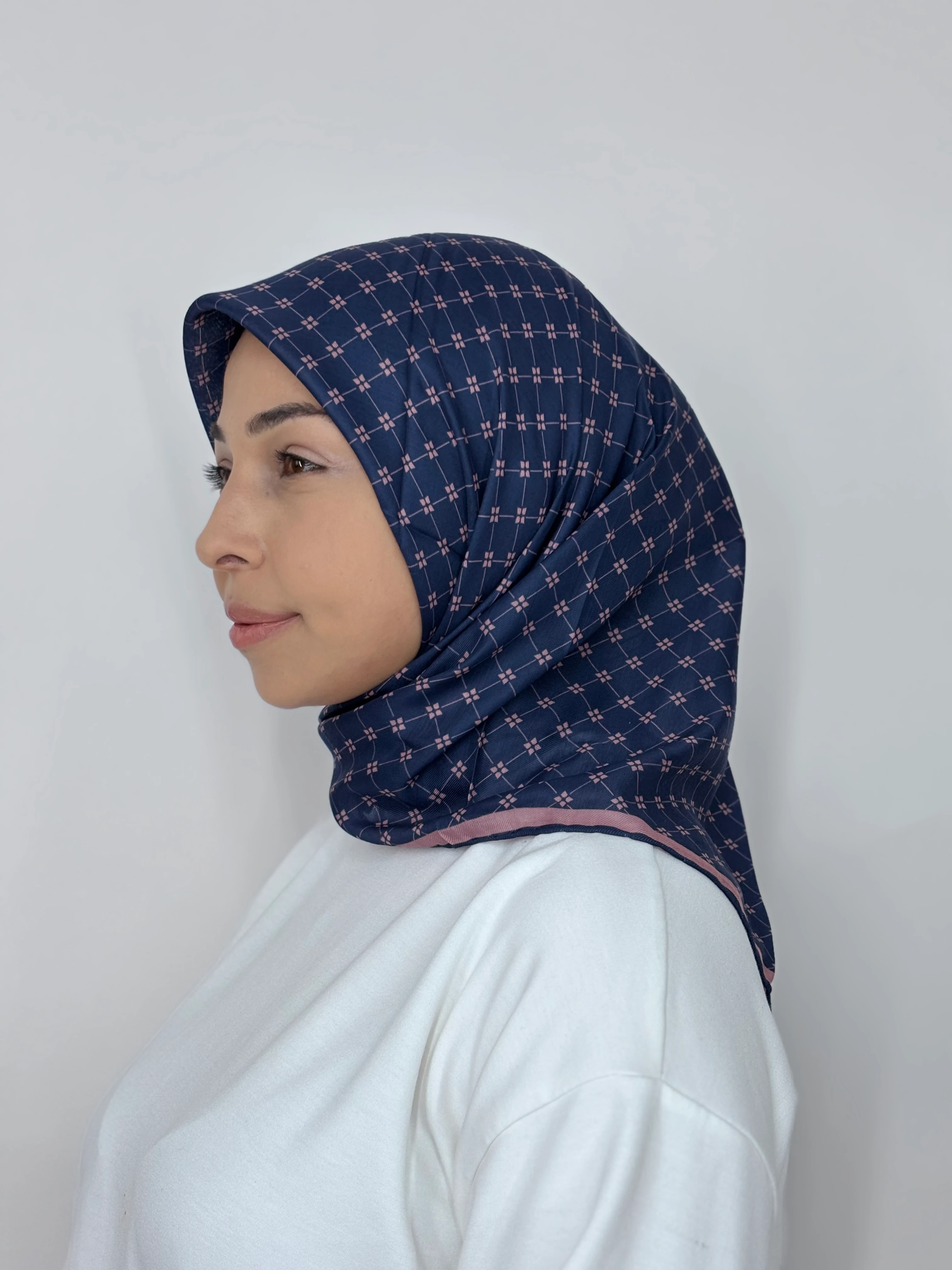 Modern Çizgi Koleksiyonu Kare Eşarp - lacivert