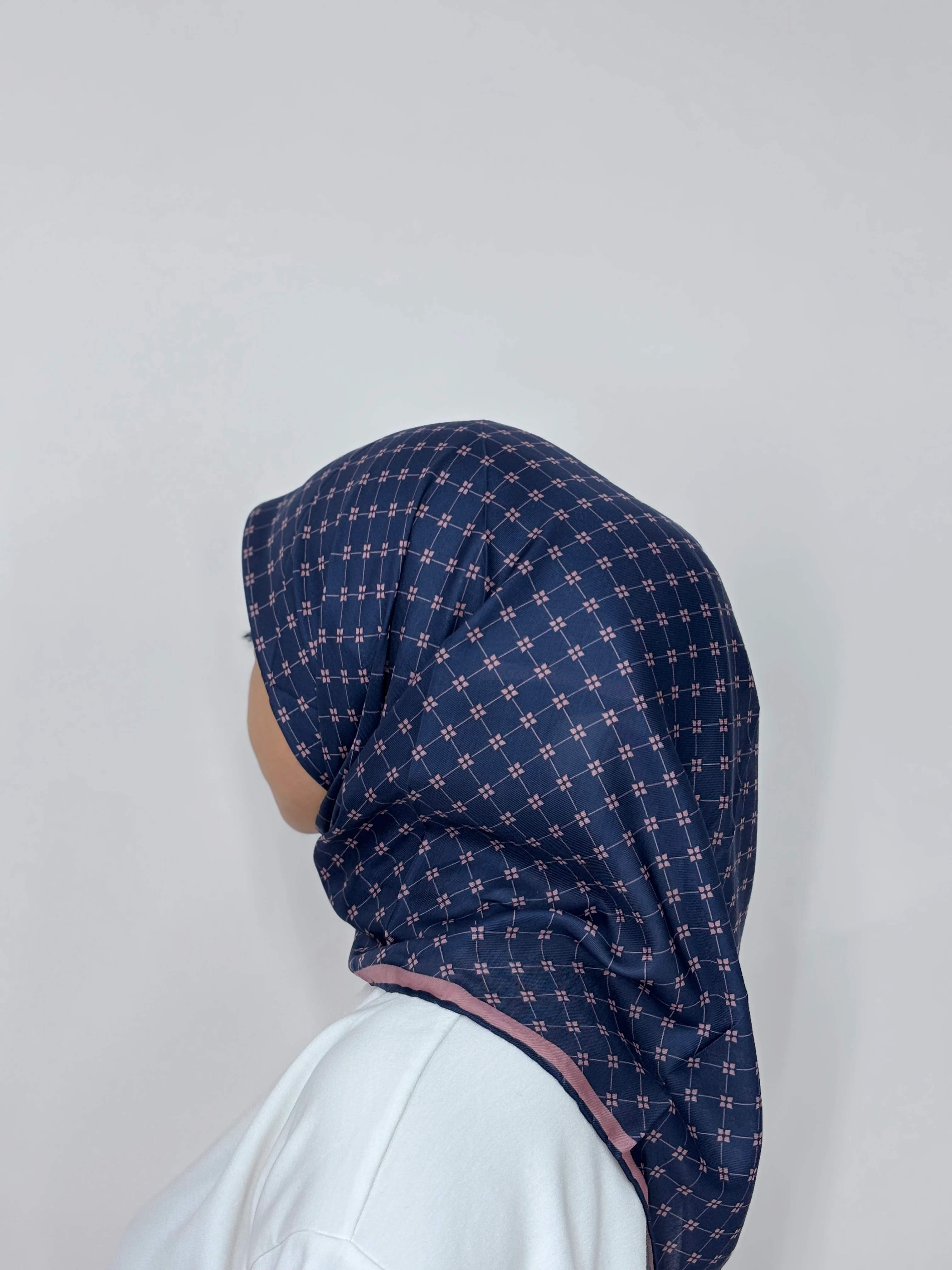 Modern Çizgi Koleksiyonu Kare Eşarp