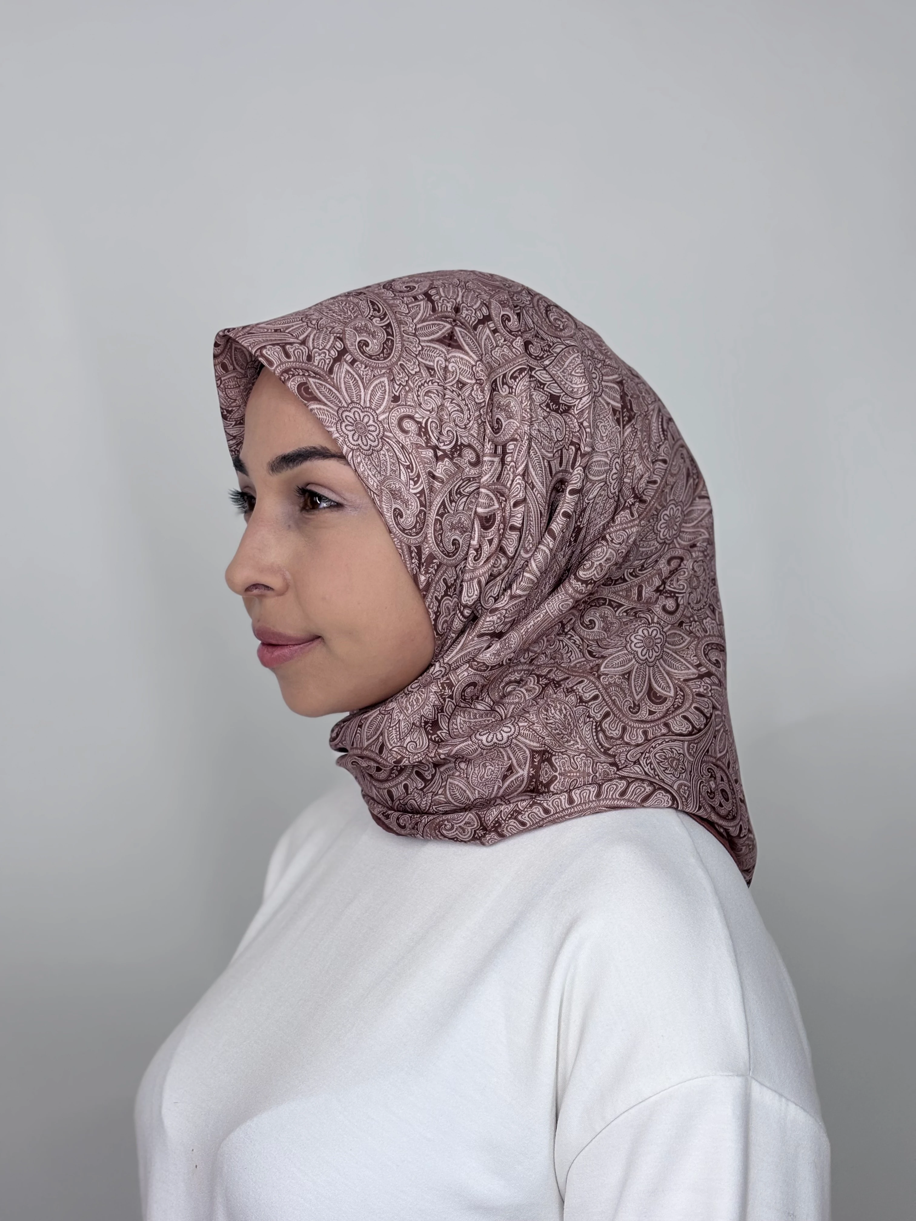 Çiçek Desenli Eşarp - Kahverengi