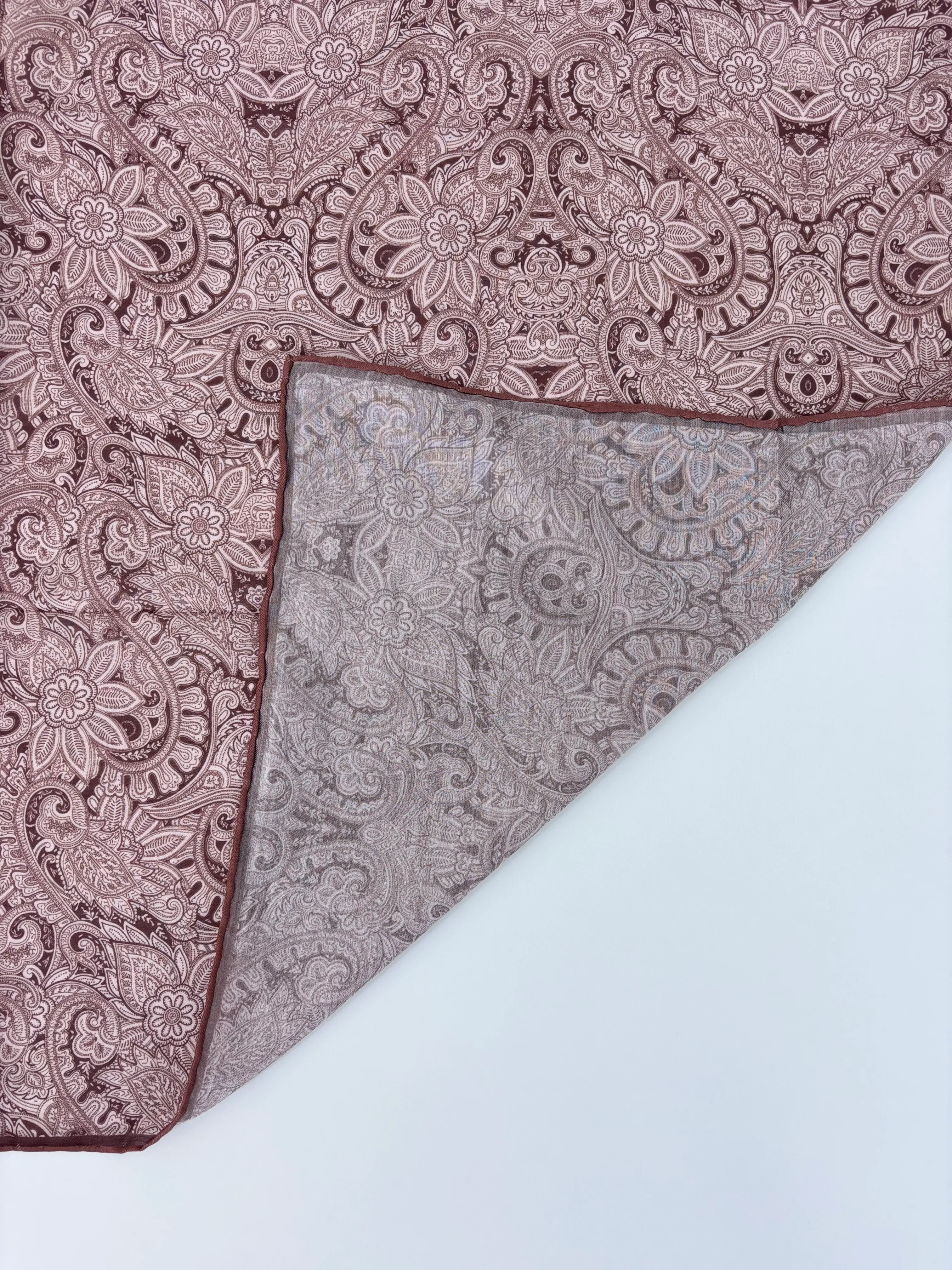 Çiçek Desenli Eşarp